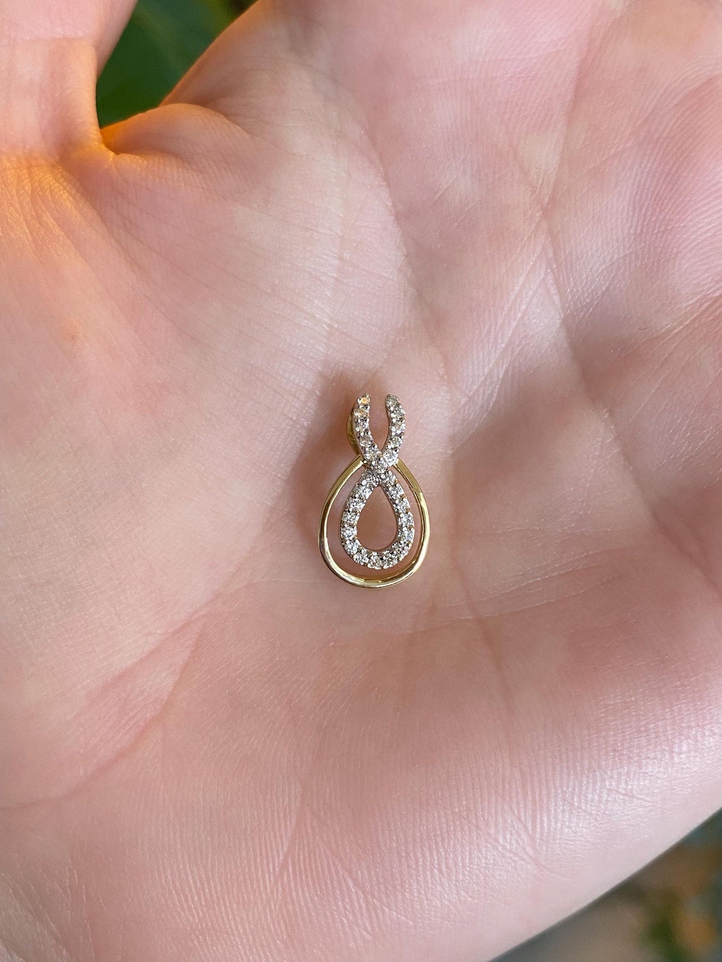 Vintage Solid 18k White & Yellow Gold Diamond Charm