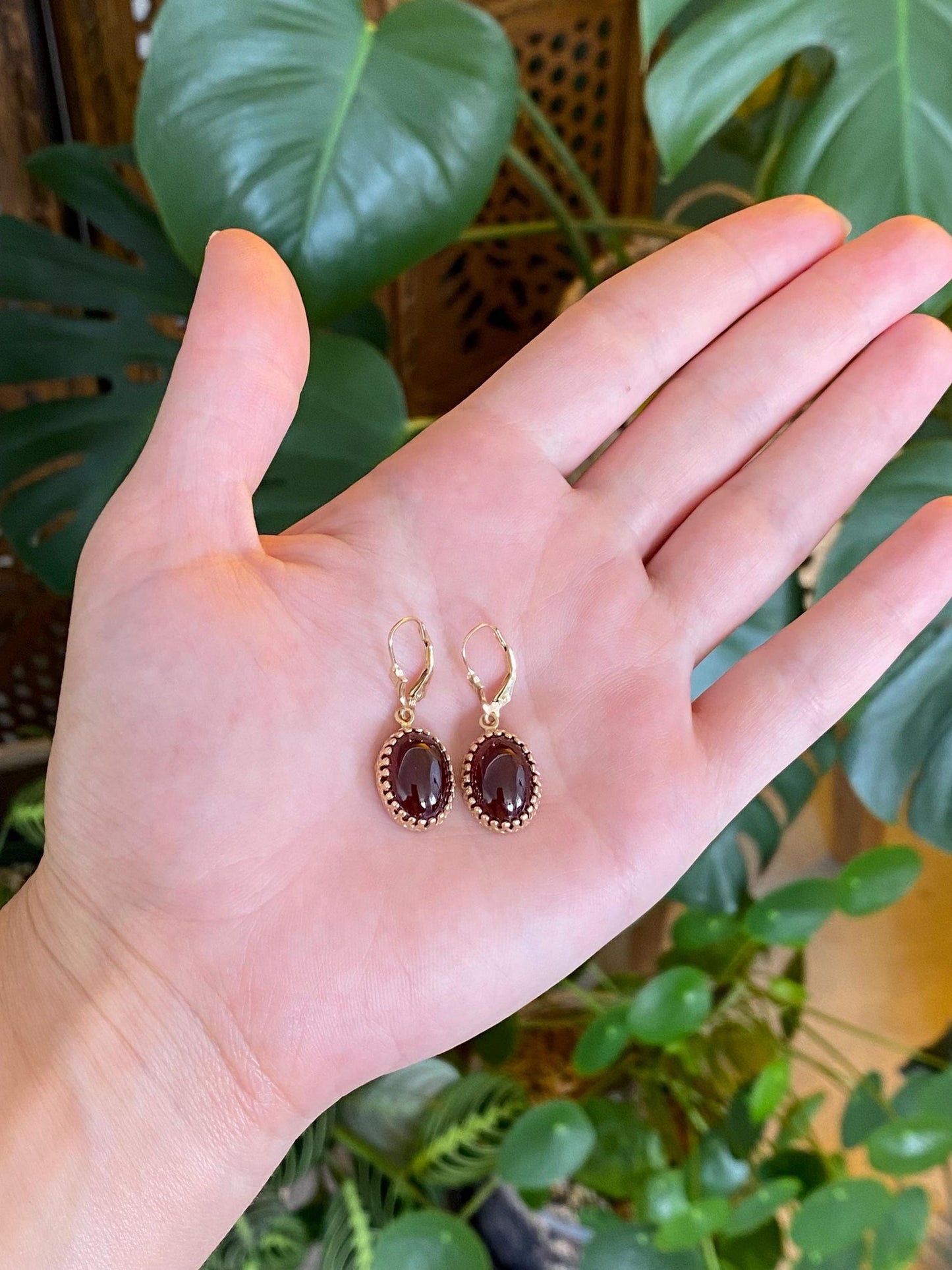 Vintage Solid 14k Yellow Gold Garnet Cabochon Dangle Earrings