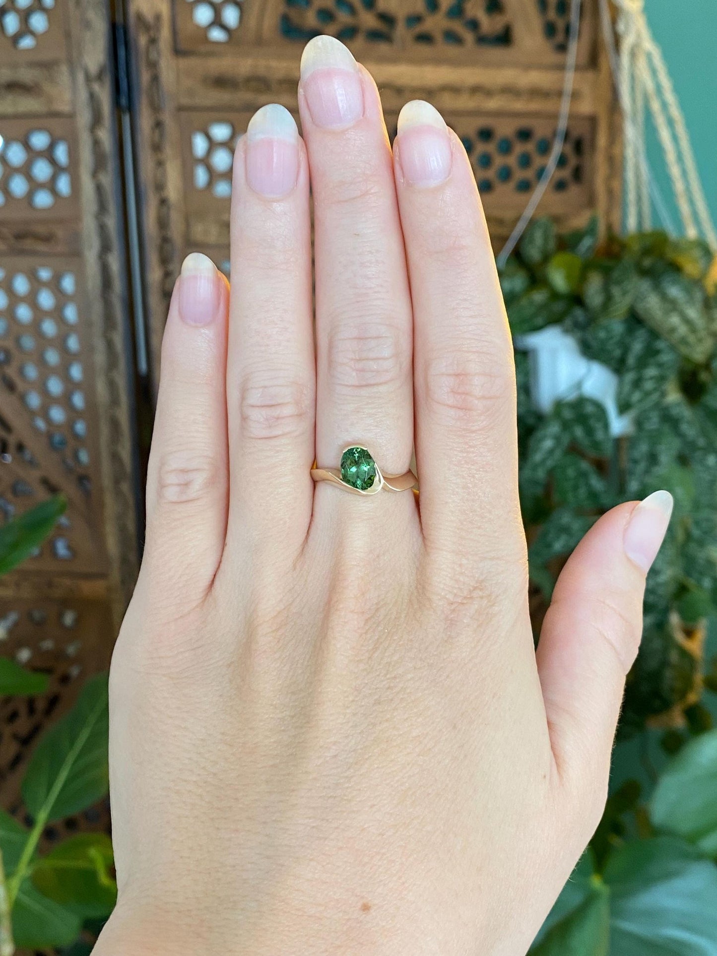 Vintage Solid 14k Yellow Gold Green Tourmaline Ring - Size 6