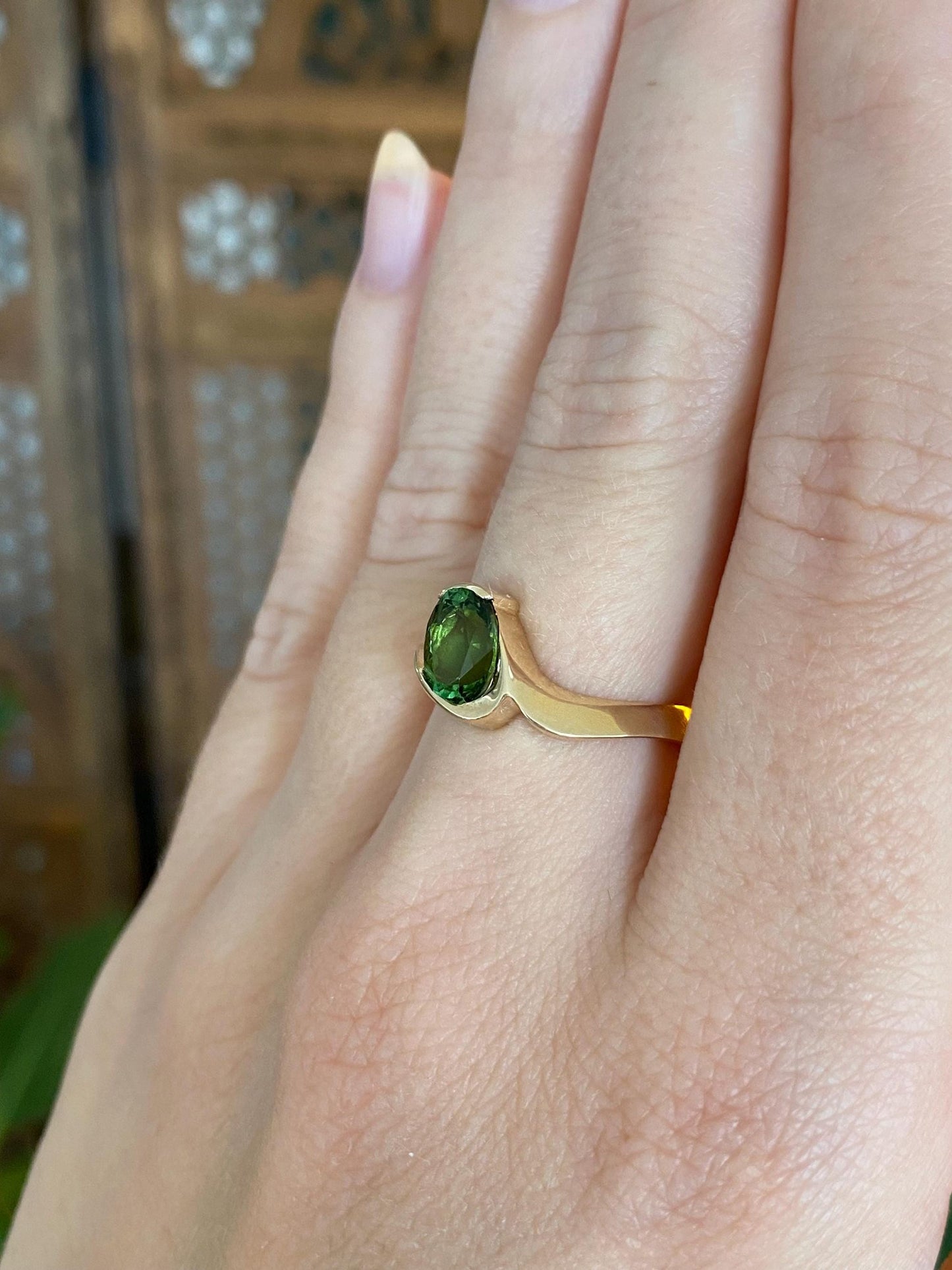 Vintage Solid 14k Yellow Gold Green Tourmaline Ring - Size 6