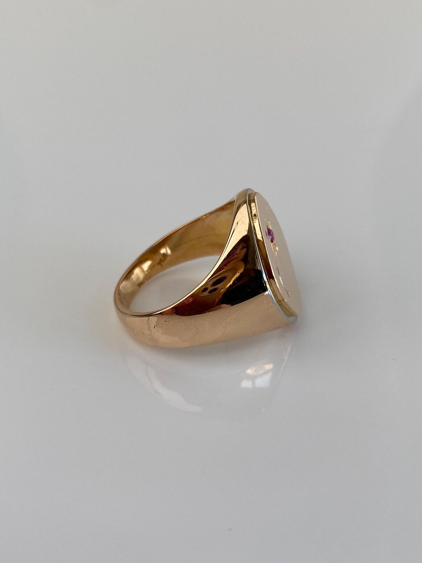 Vintage Solid 18k Yellow Gold Pink Sapphire Engraved Signet Ring - Size 8.5
