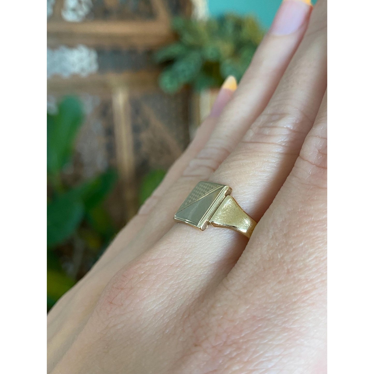 Vintage Solid 9k Yellow Gold Square Signet Ring - Size 9.75