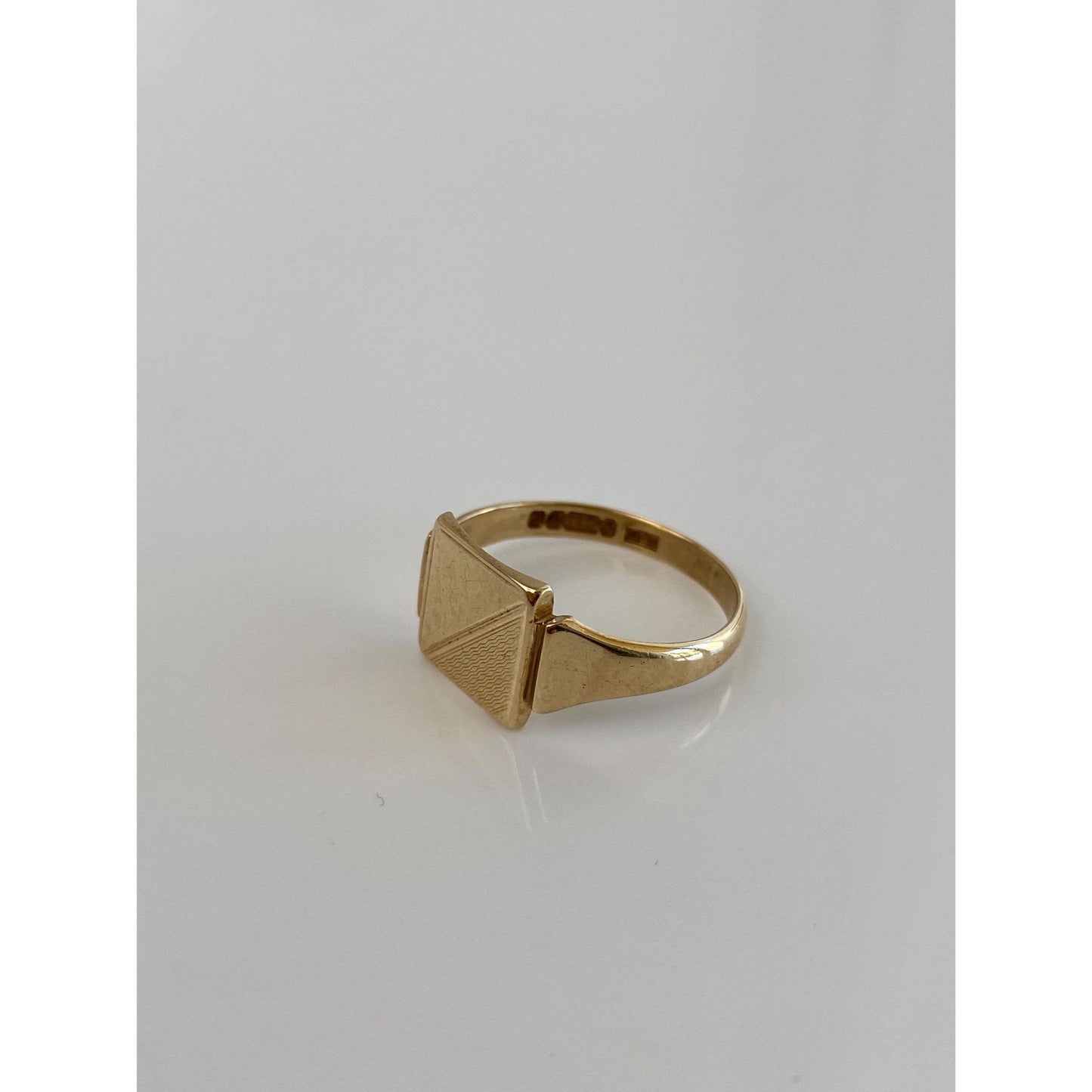 Vintage Solid 9k Yellow Gold Square Signet Ring - Size 9.75