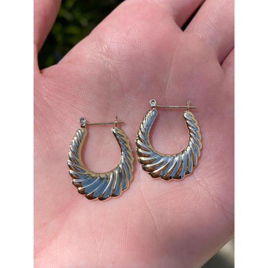 Vintage 14k Yellow Gold Scalloped Hoop Earrings