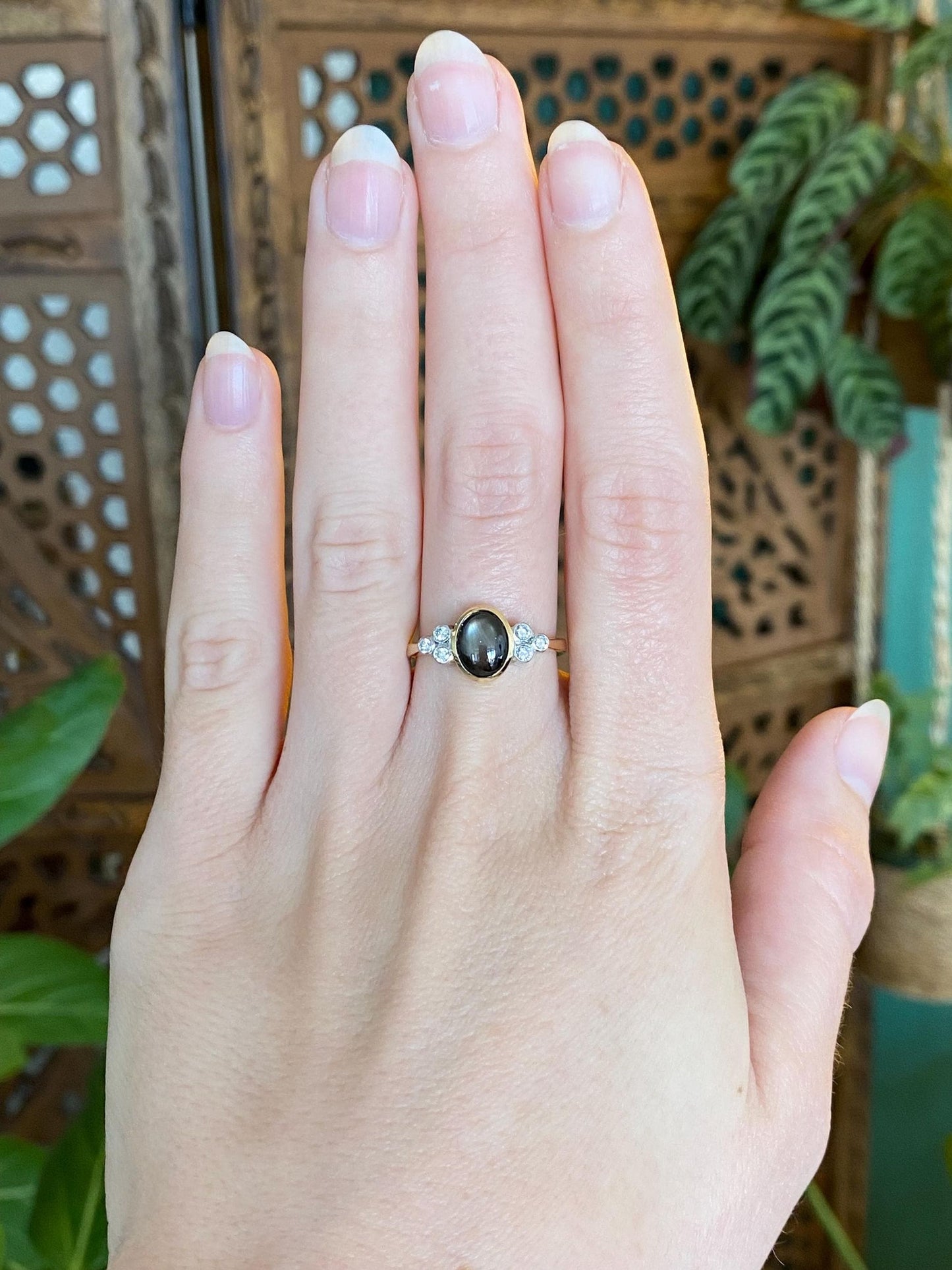 Vintage Solid 18k White & Yellow Gold Diamond Star Sapphire Ring - Size 7