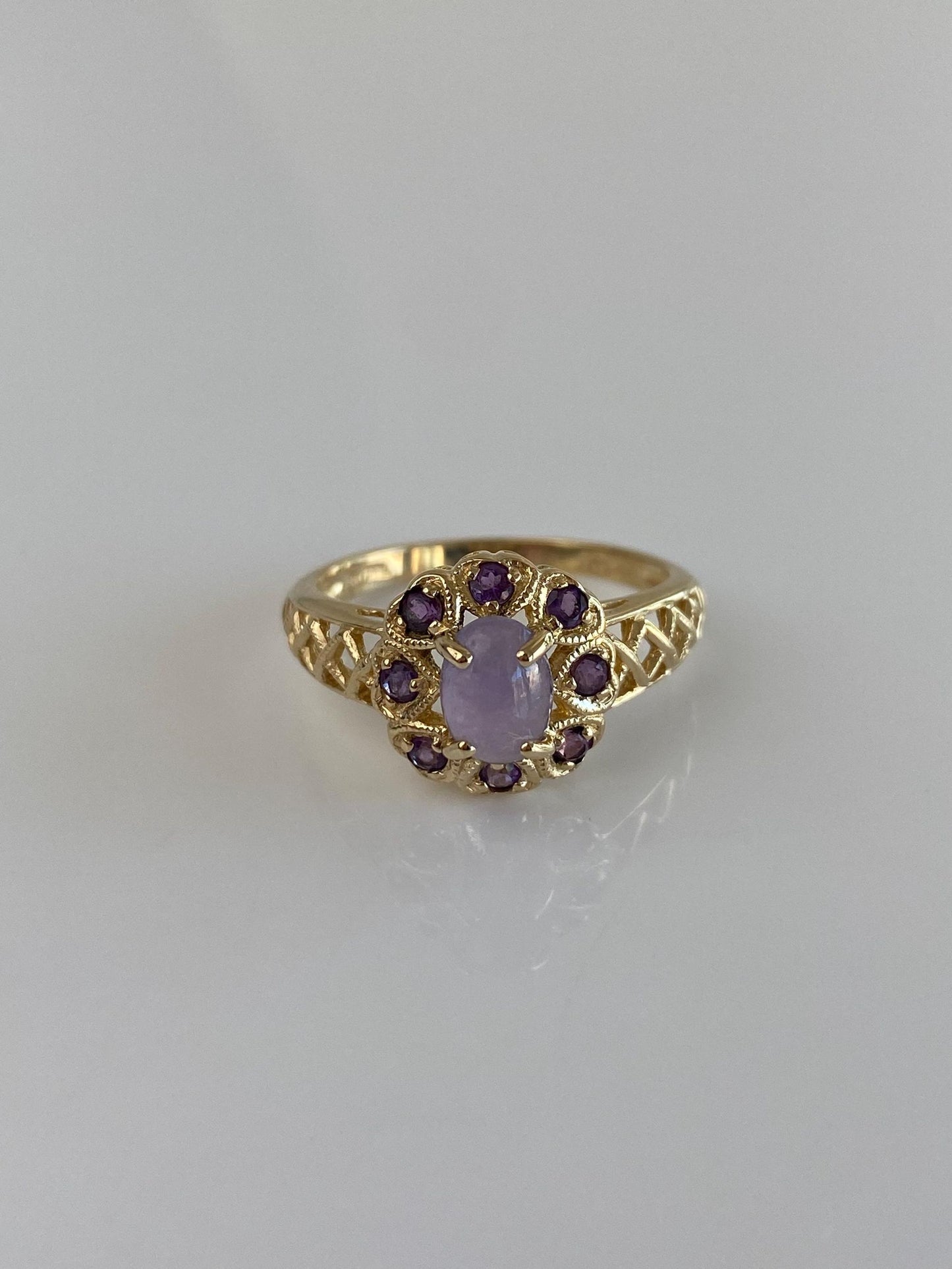 Vintage Solid 14k Yellow Gold Amethyst Halo Purple Chalcedony Ring - Size 7.75