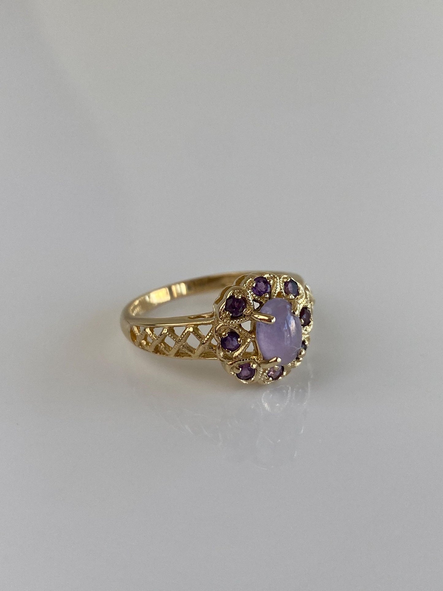 Vintage Solid 14k Yellow Gold Amethyst Halo Purple Chalcedony Ring - Size 7.75