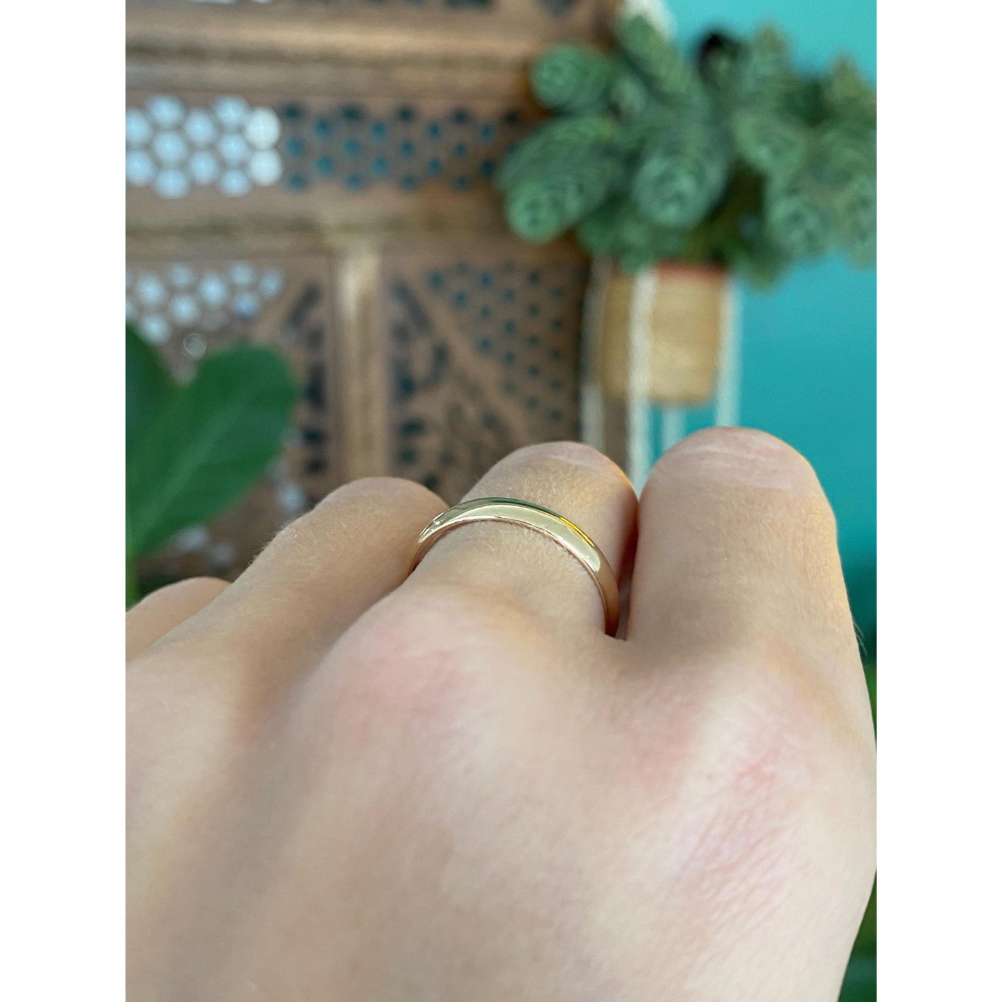 Vintage Solid 14k Yellow Gold Ring Band - Size 7.5