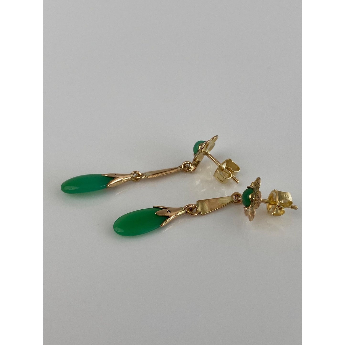 Vintage Solid 14k Yellow Gold Chrysoprase Flower Dangle Stud Earrings