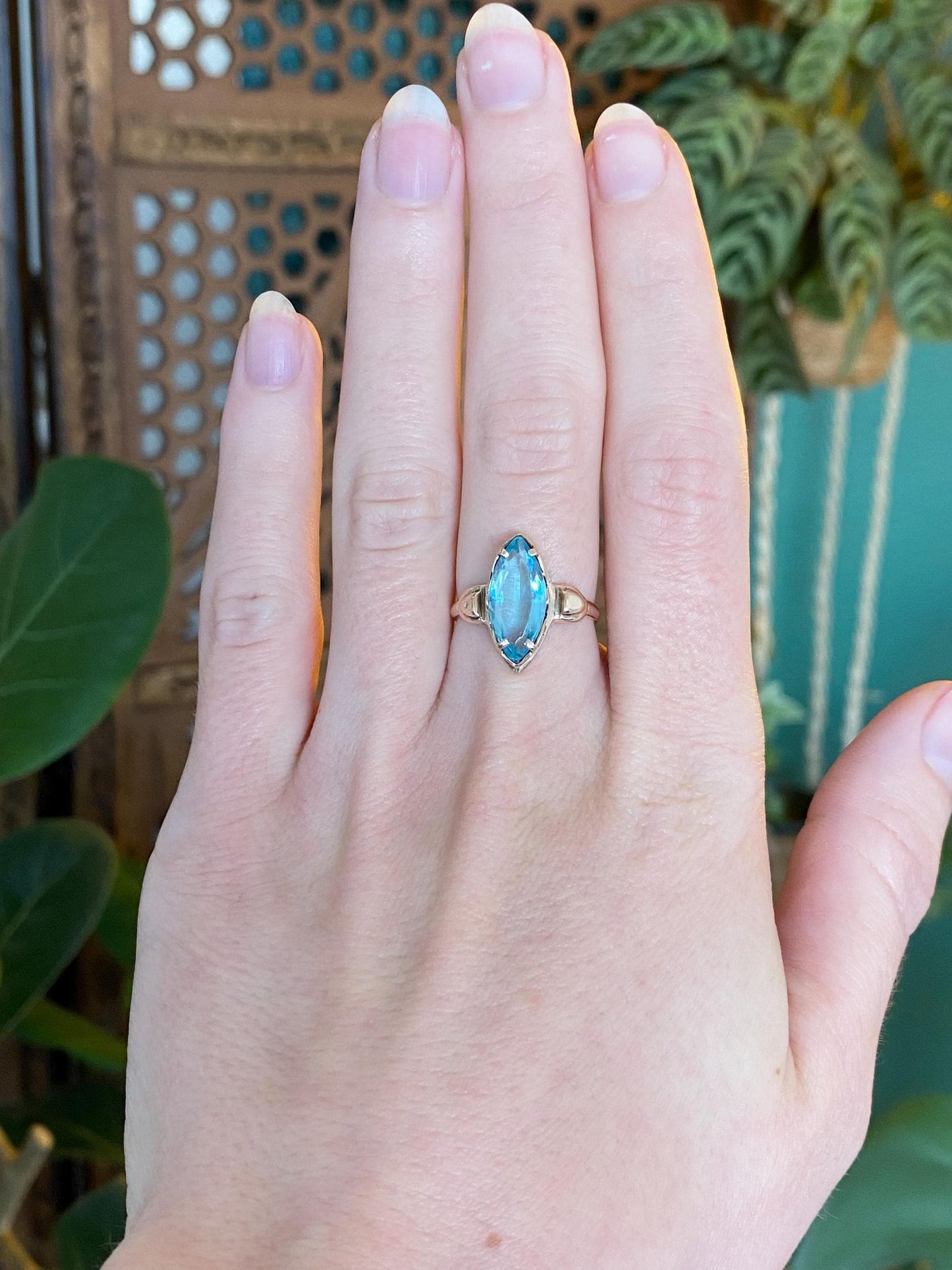 Vintage Solid 10k Yellow Gold Blue Cubic Zirconia Marquis Ring - Size 6.25