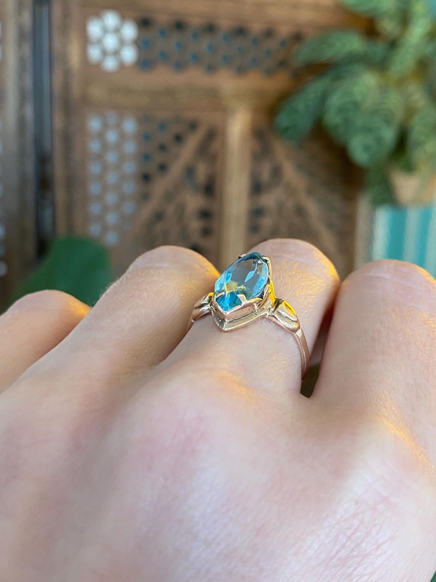Vintage Solid 10k Yellow Gold Blue Cubic Zirconia Marquis Ring - Size 6.25