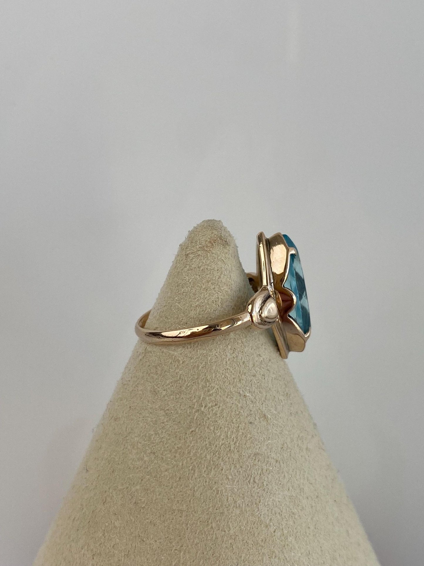 Vintage Solid 10k Yellow Gold Blue Cubic Zirconia Marquis Ring - Size 6.25
