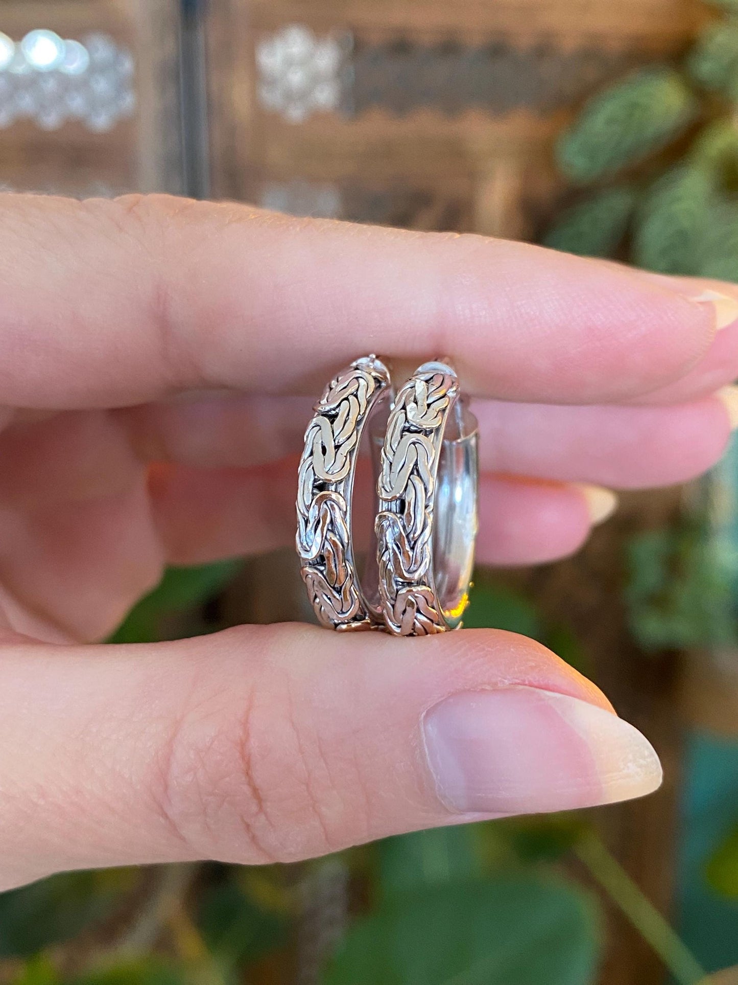 Vintage 14k White Gold Byzantine Chain Hoop Earrings