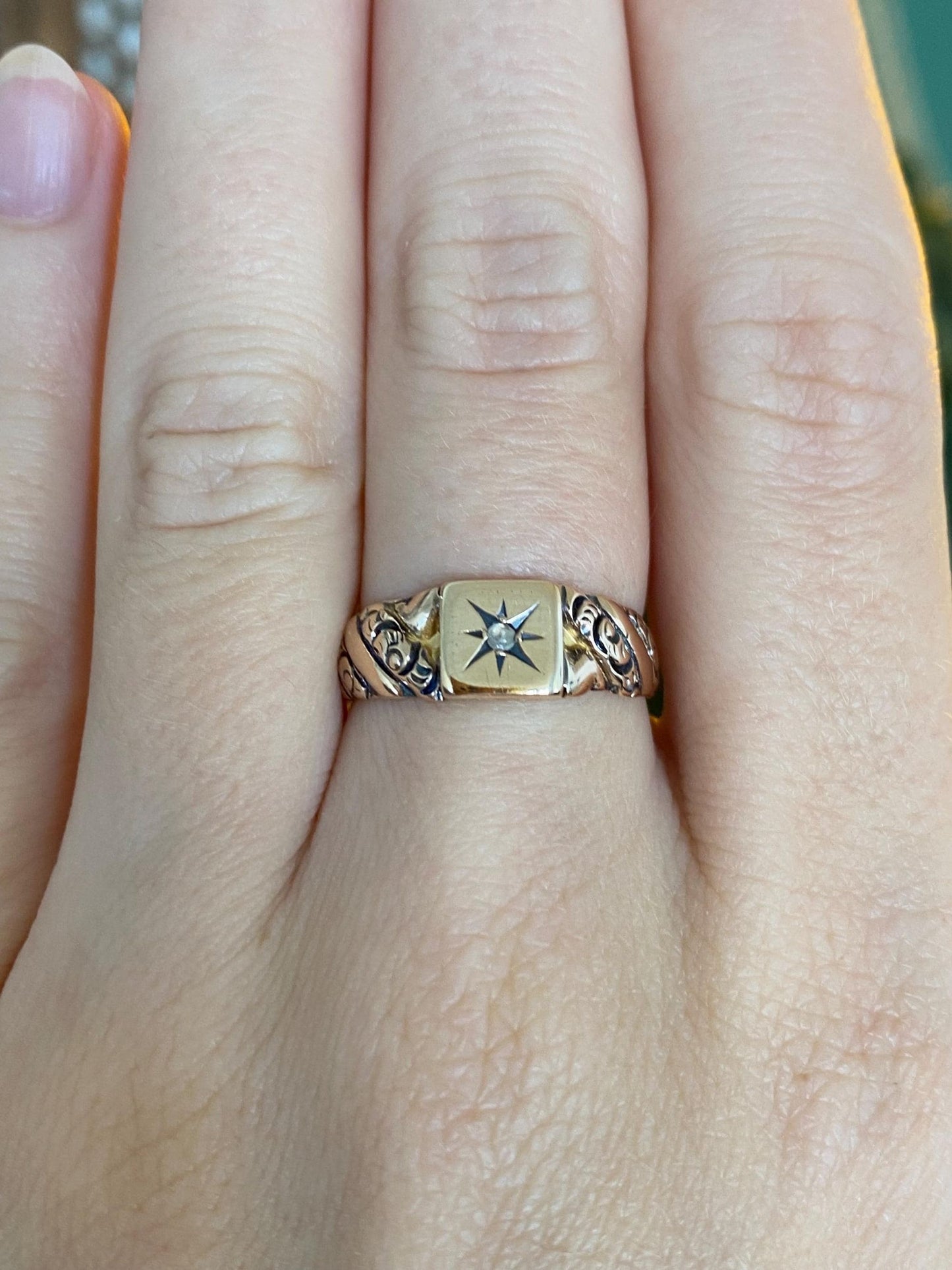 Vintage Solid 10k Rosey Gold Star Set Diamond Designed Ring - Size 6.75