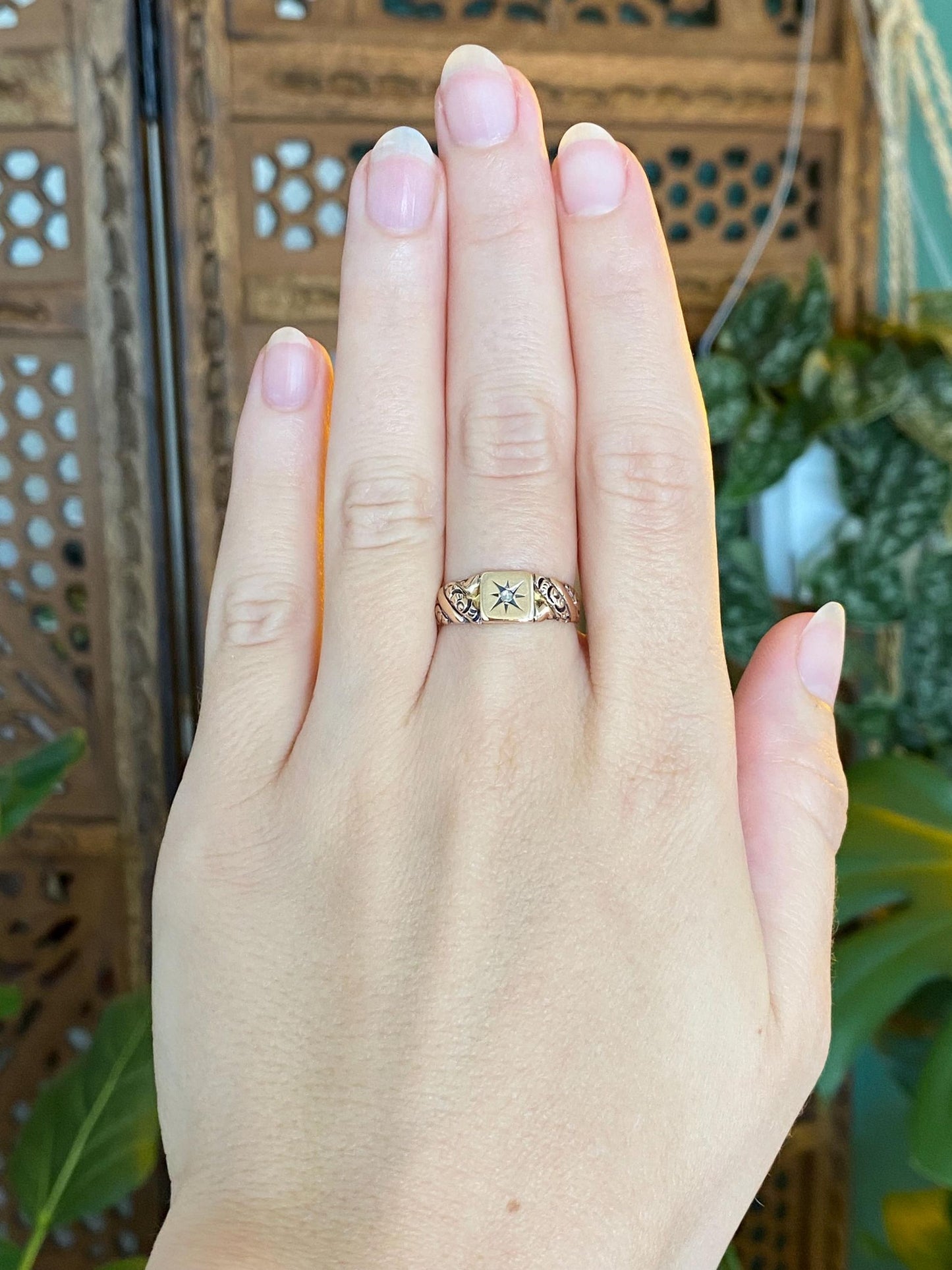 Vintage Solid 10k Rosey Gold Star Set Diamond Designed Ring - Size 6.75