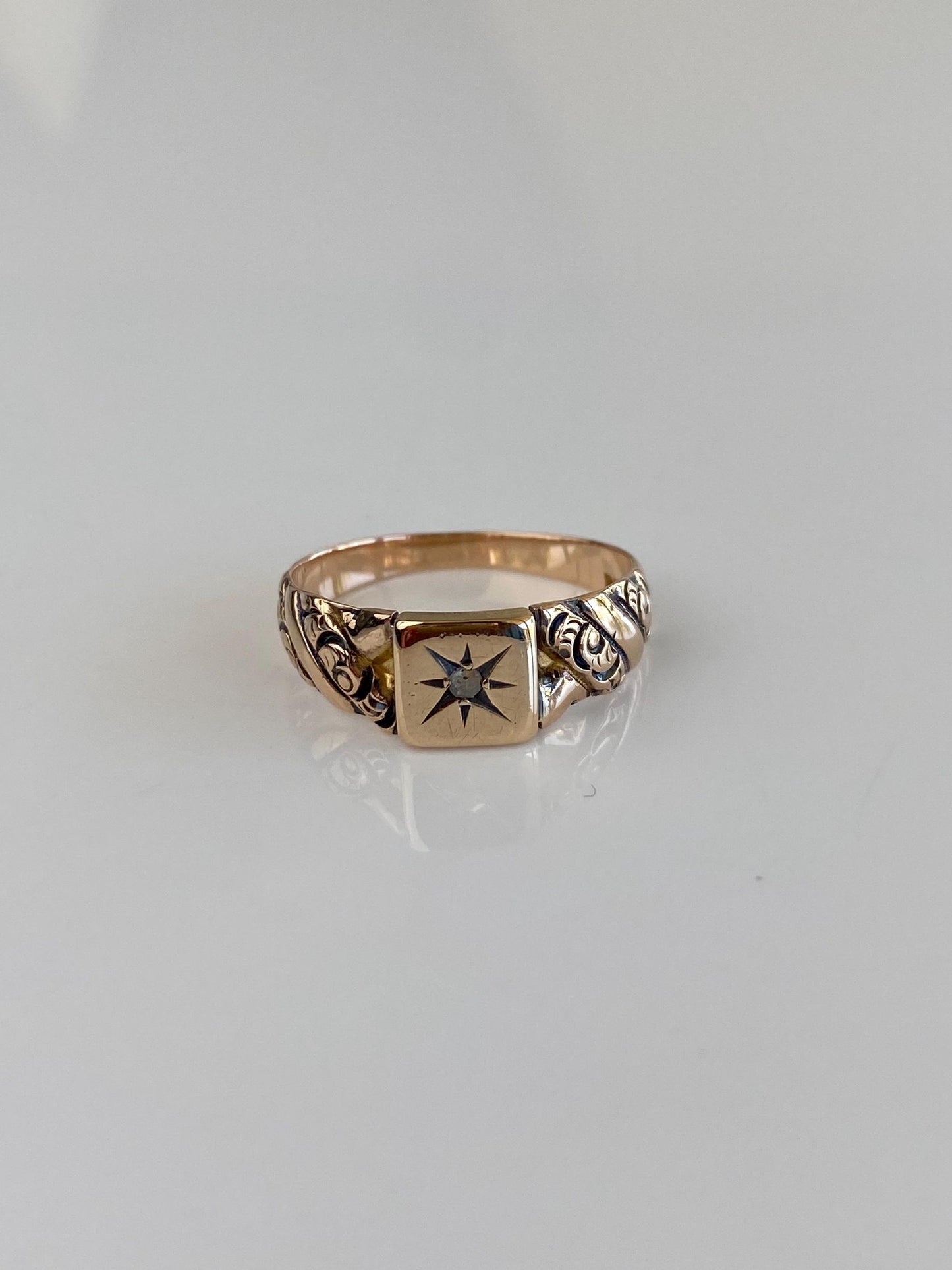 Vintage Solid 10k Rosey Gold Star Set Diamond Designed Ring - Size 6.75