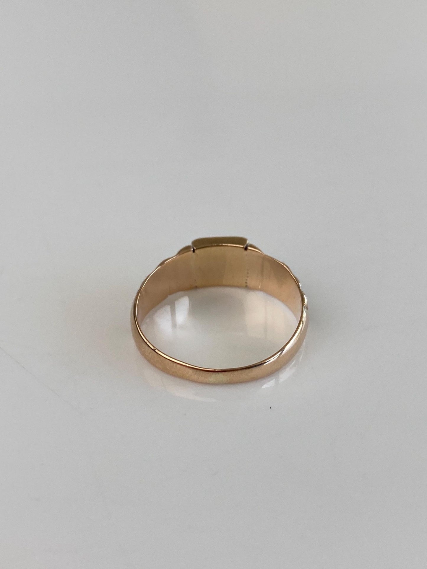 Vintage Solid 10k Rosey Gold Star Set Diamond Designed Ring - Size 6.75