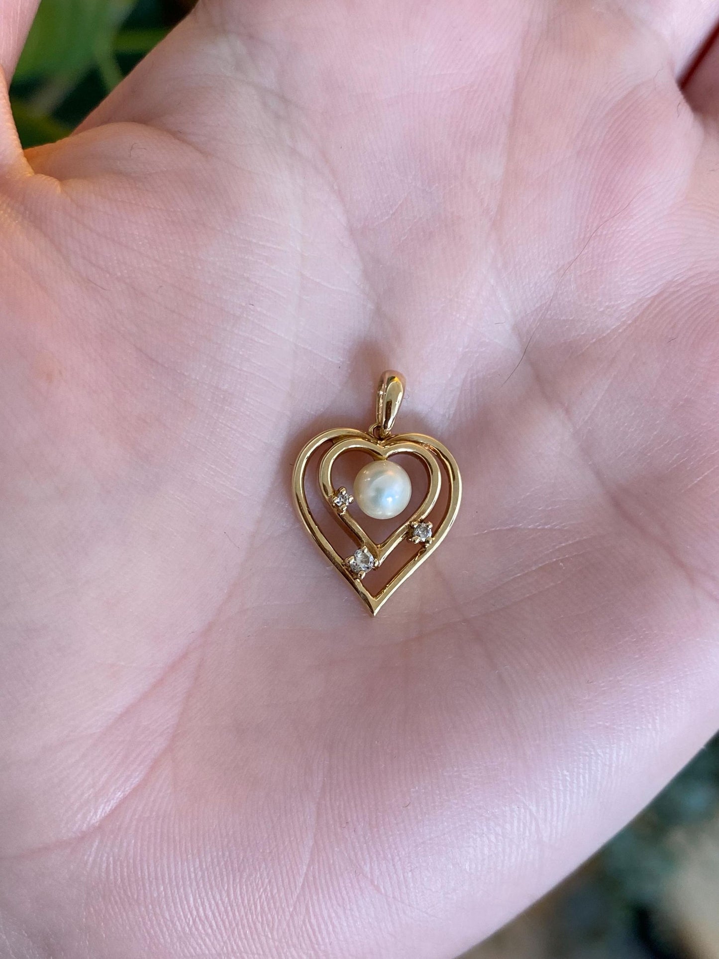 Vintage Solid 18k Yellow Gold Clear Cubic Zirconia Pearl Heart Charm