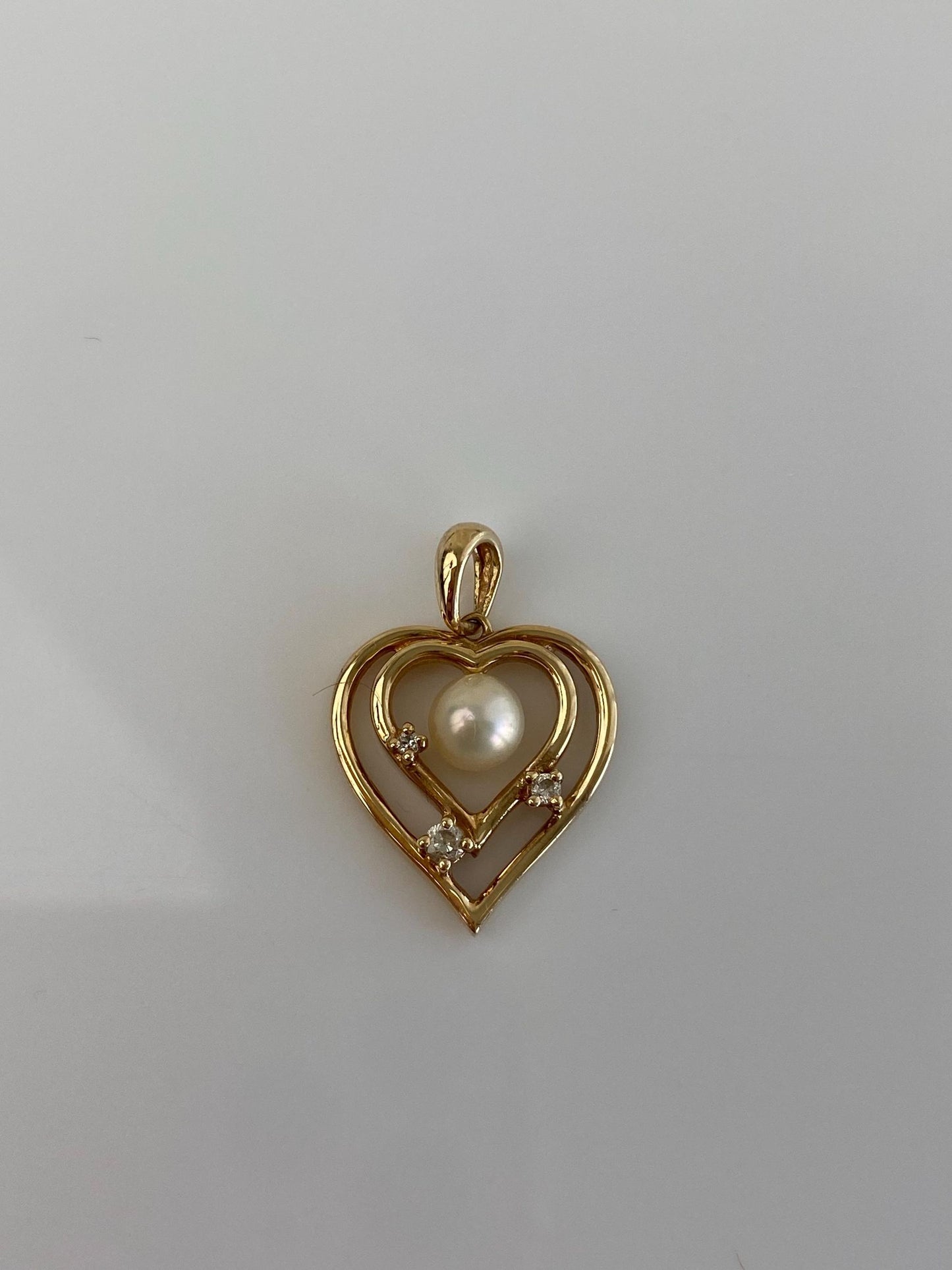 Vintage Solid 18k Yellow Gold Clear Cubic Zirconia Pearl Heart Charm