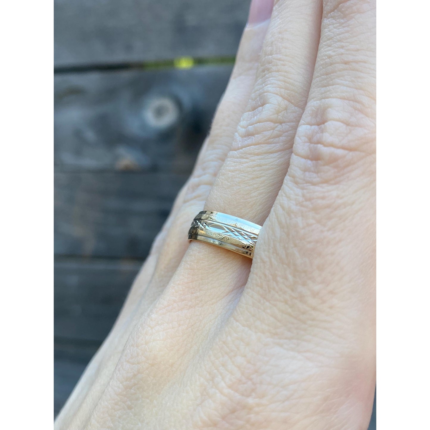 Vintage Solid 10k Yellow Gold Patterned Ring Band - Size 10.5