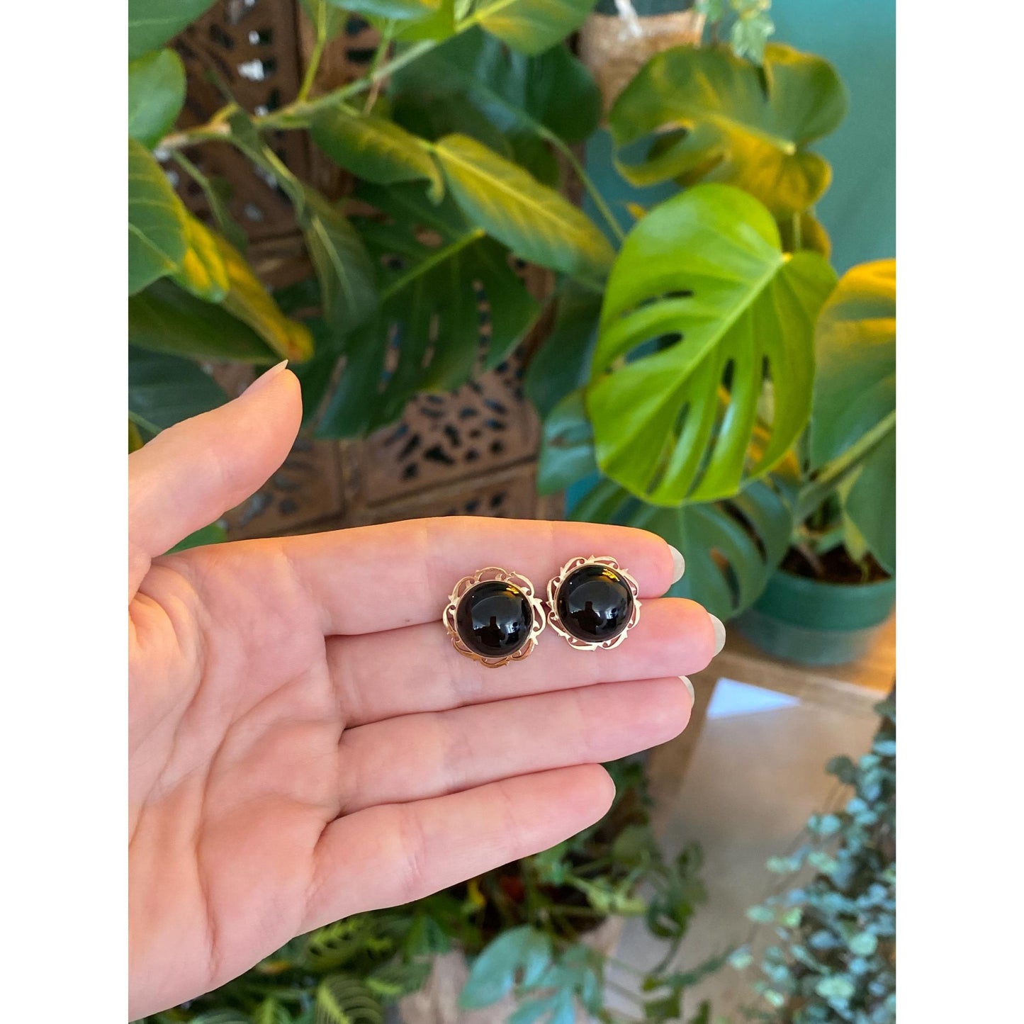 Vintage Solid 14k Yellow Gold Black Onyx Stud Earrings