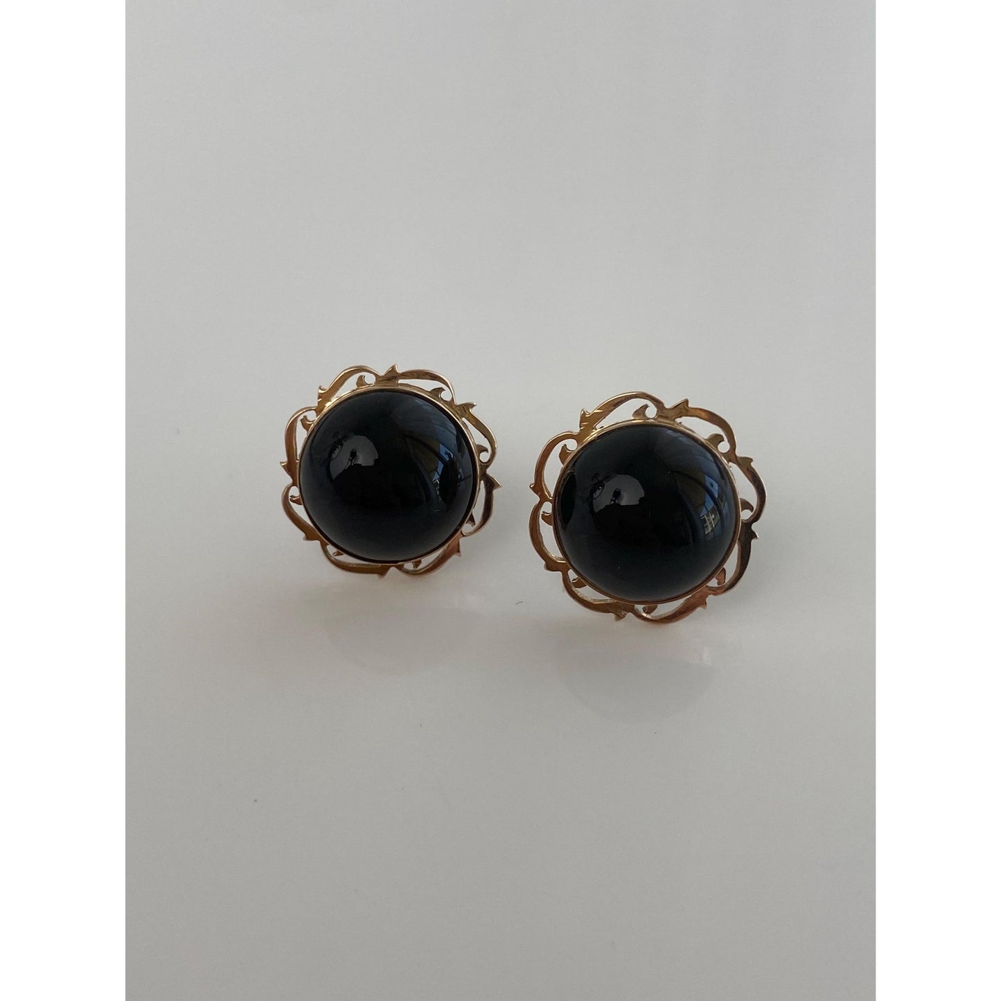 Vintage Solid 14k Yellow Gold Black Onyx Stud Earrings
