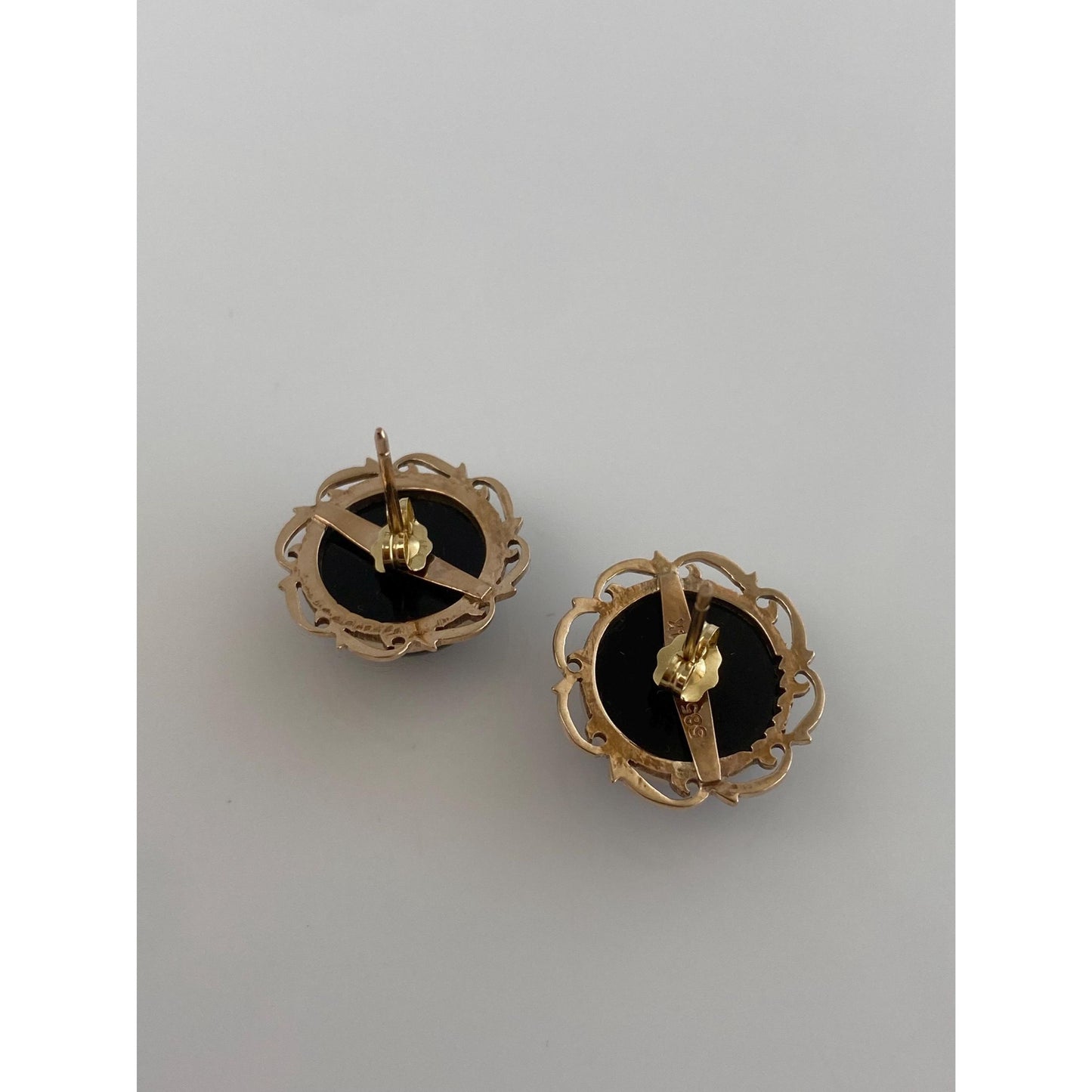 Vintage Solid 14k Yellow Gold Black Onyx Stud Earrings