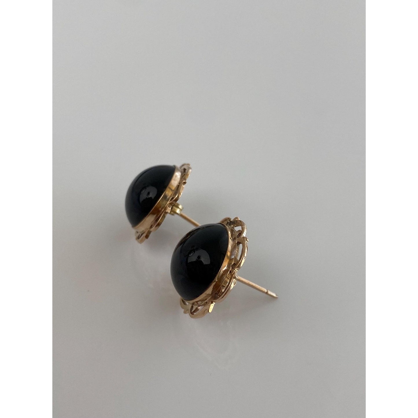 Vintage Solid 14k Yellow Gold Black Onyx Stud Earrings