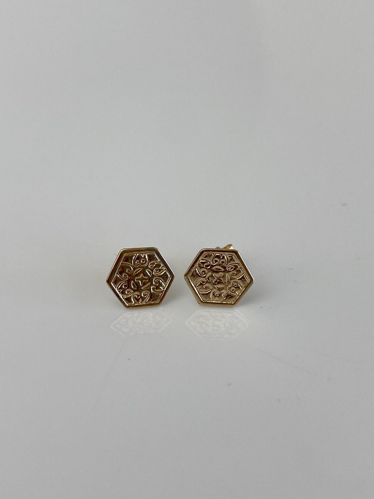 Vintage Solid 14k Yellow Gold Octagonal Design Stud Earrings