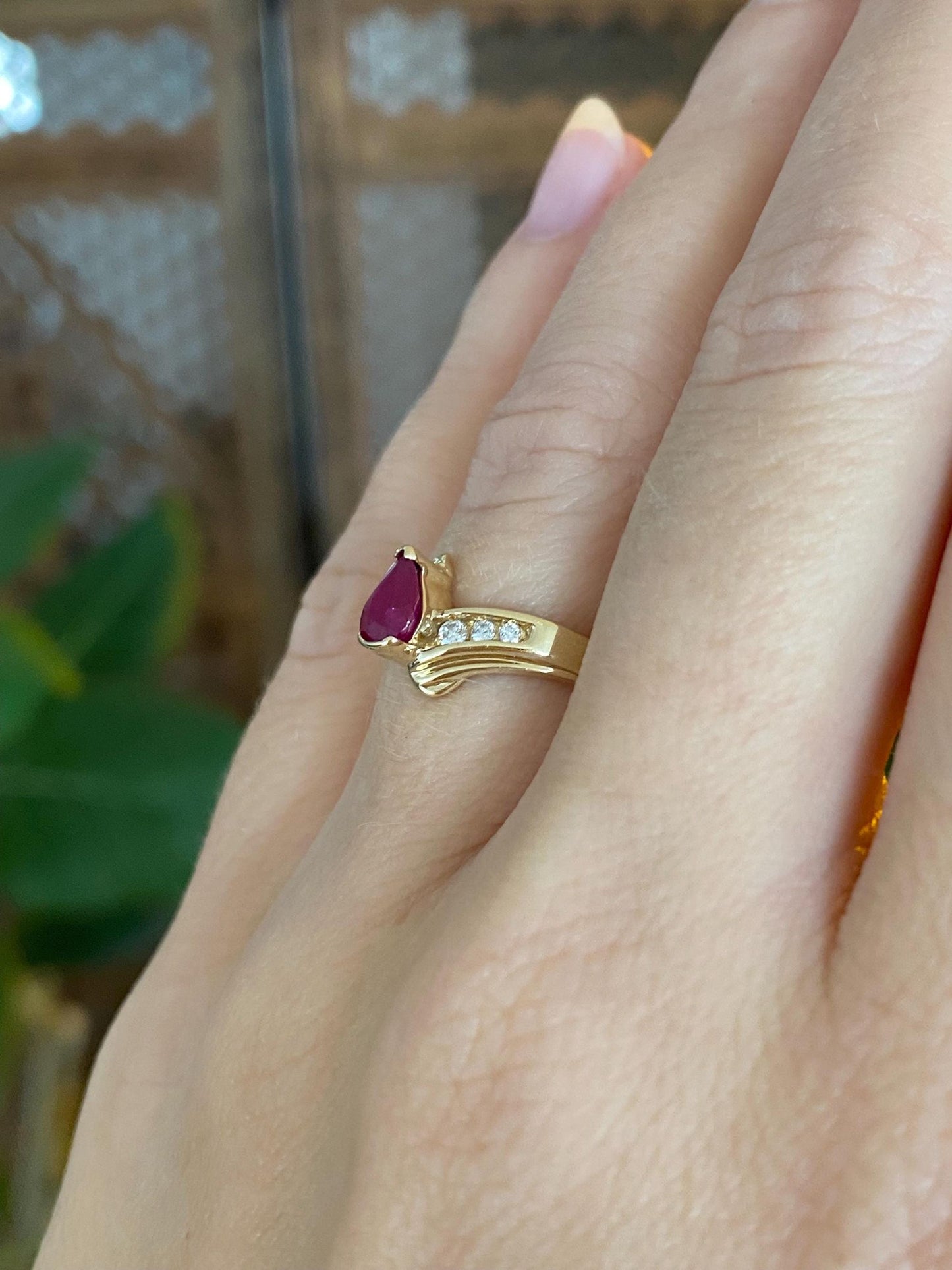 Vintage Solid 14k Yellow Gold Diamond Ruby Teardrop Ring - Size 6