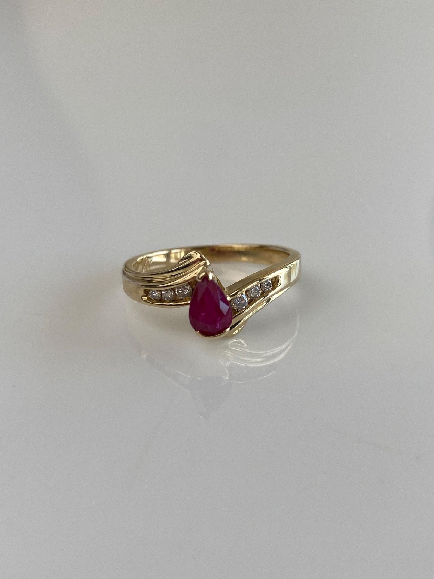 Vintage Solid 14k Yellow Gold Diamond Ruby Teardrop Ring - Size 6