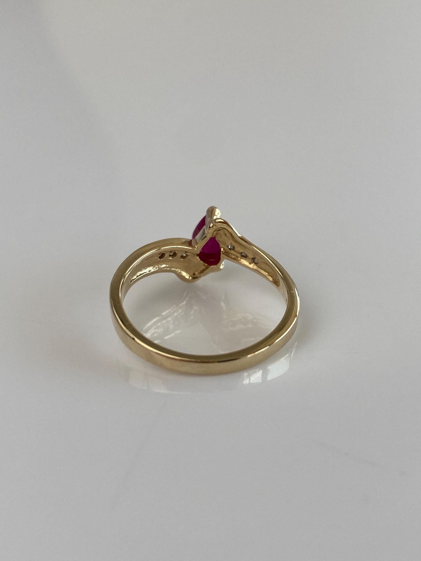 Vintage Solid 14k Yellow Gold Diamond Ruby Teardrop Ring - Size 6