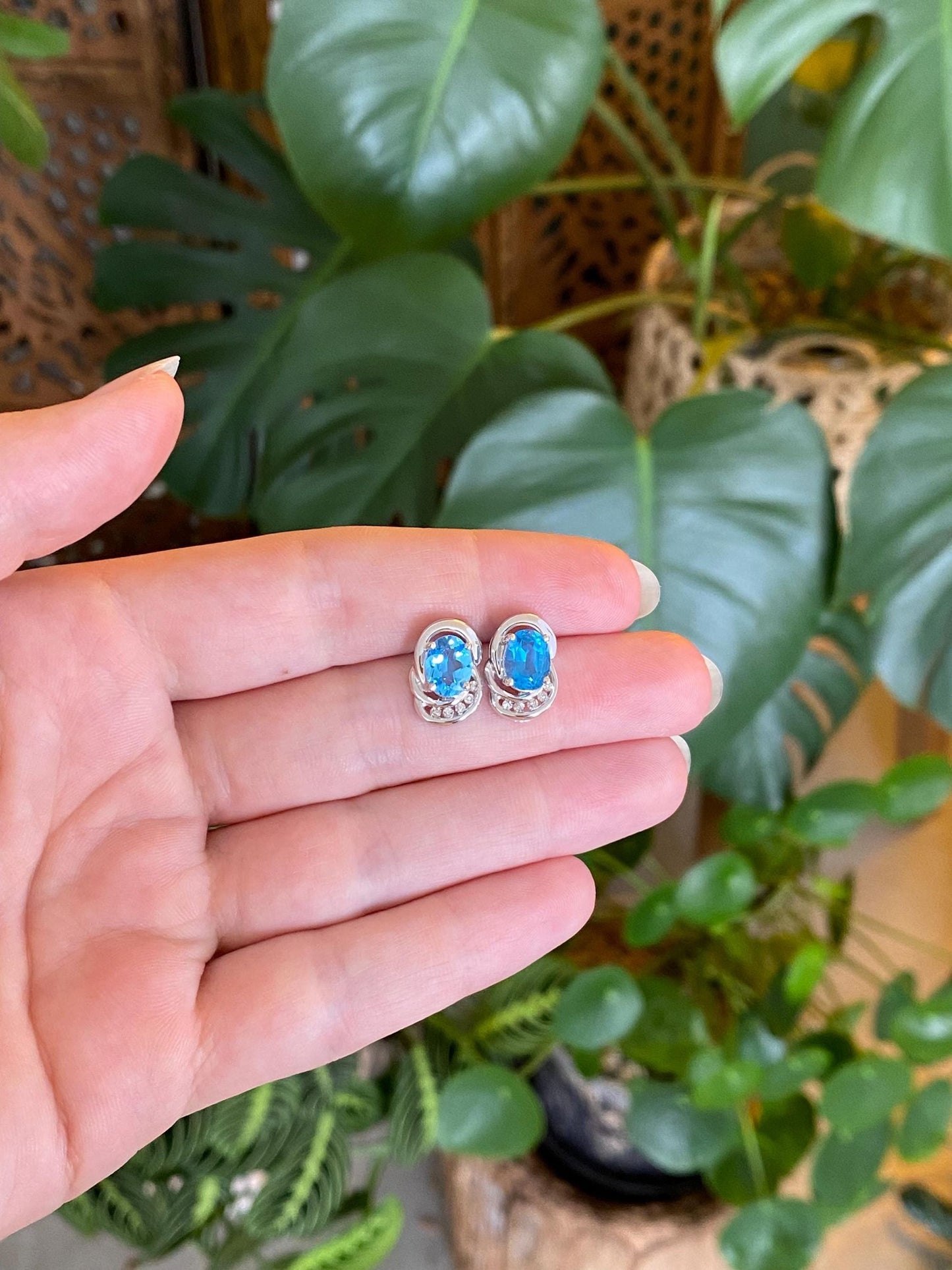 Vintage Solid 10k White Gold Diamond Topaz Stud Earrings