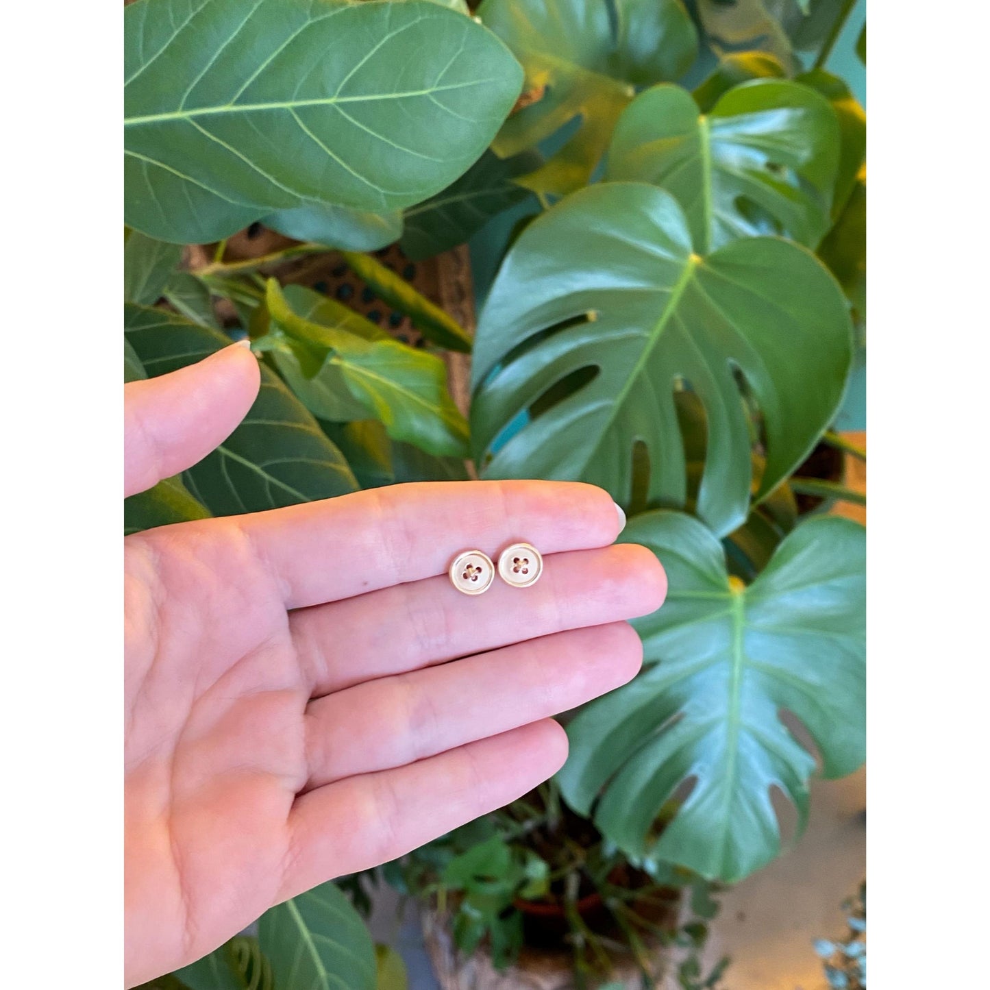 Vintage Solid 14k Yellow Gold Button Stud Earrings