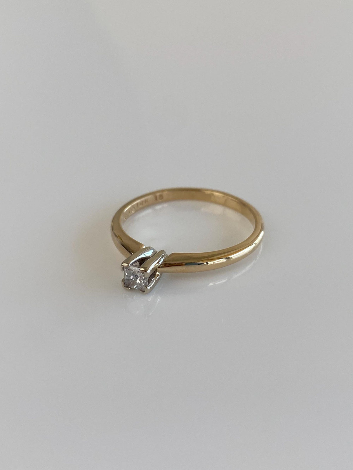 Vintage Solid 14k White & Yellow Gold Princess Cut Diamond Ring - Size 6.75
