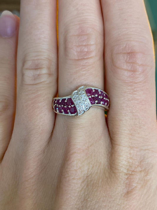 Vintage Solid 10k White Gold Diamond Ruby Ring Band - Size 6.75