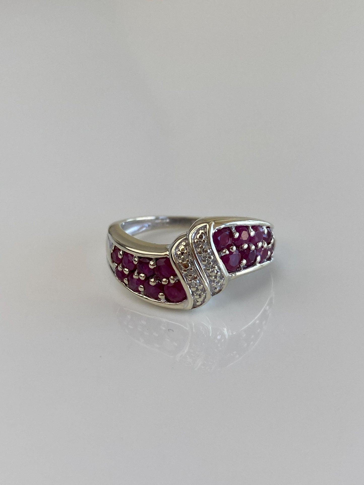 Vintage Solid 10k White Gold Diamond Ruby Ring Band - Size 6.75