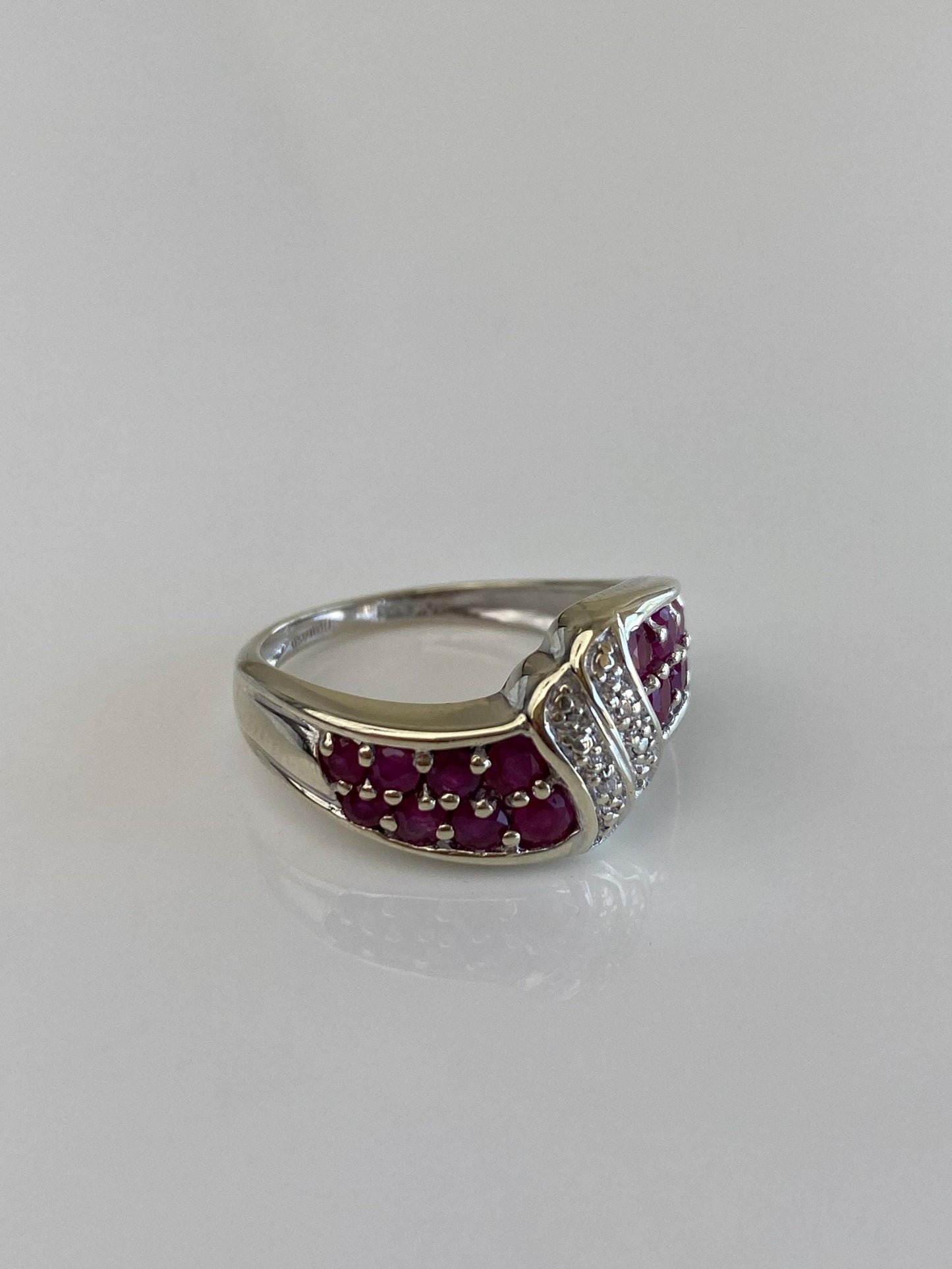 Vintage Solid 10k White Gold Diamond Ruby Ring Band - Size 6.75