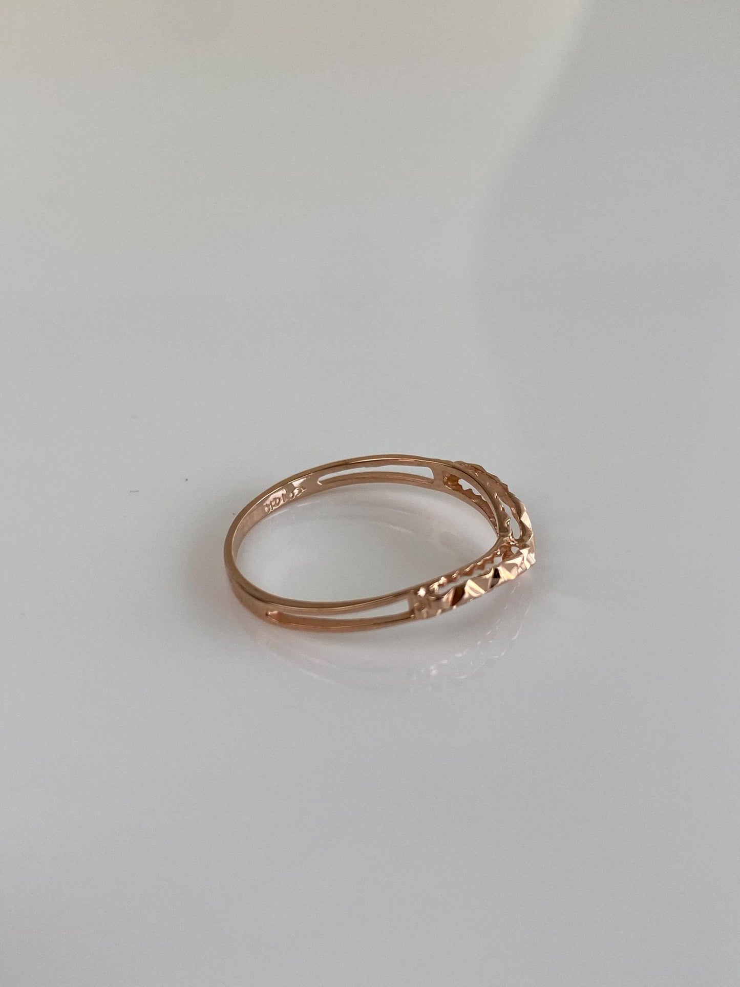 Vintage Solid 14k Rose Gold Diamond Cut Chevron Ring Band - Size 6.75