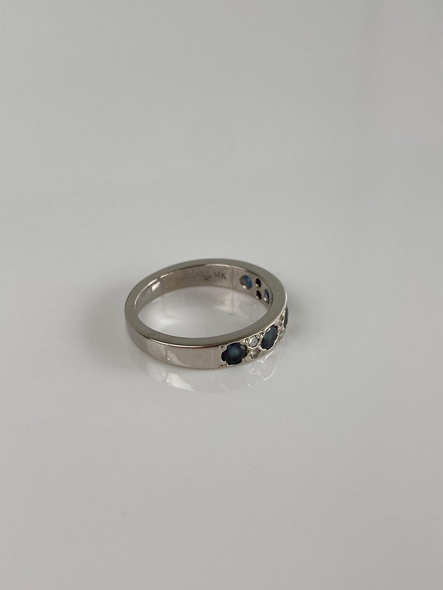 Vintage Solid 14k White Gold Clear Sapphire Blue Spinel Ring Band - Size 3.75