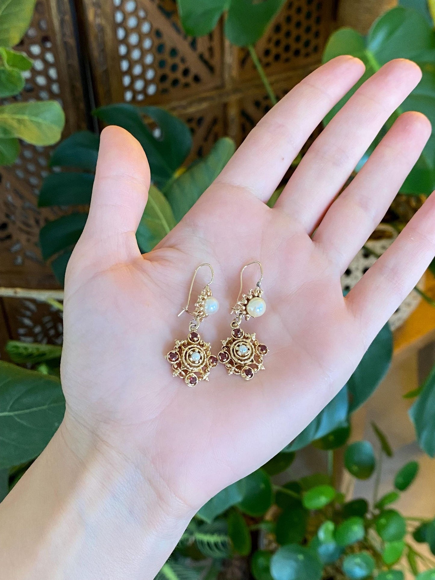 Vintage Solid 14k Yellow Gold Pearls Garnet Dangle Earrings