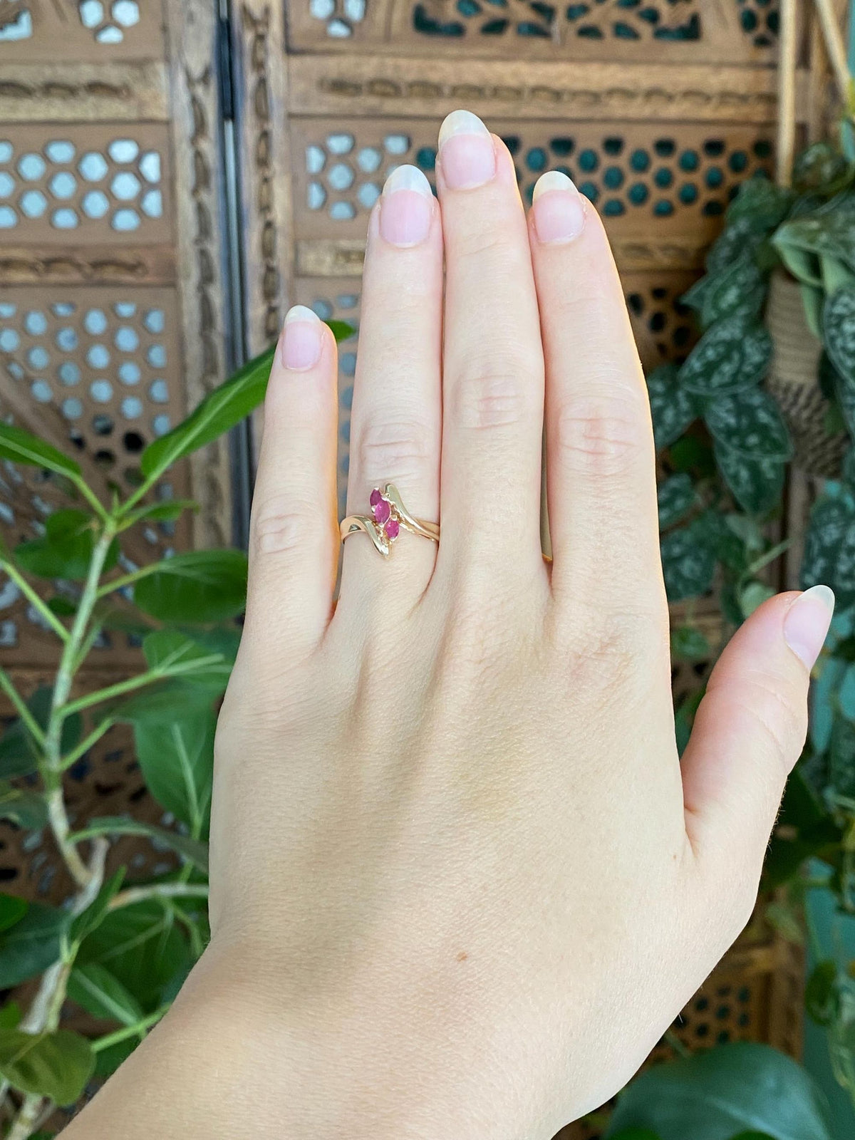 Vintage Solid 10k Yellow Gold Marquis Ruby Twist Ring - Size 6.25