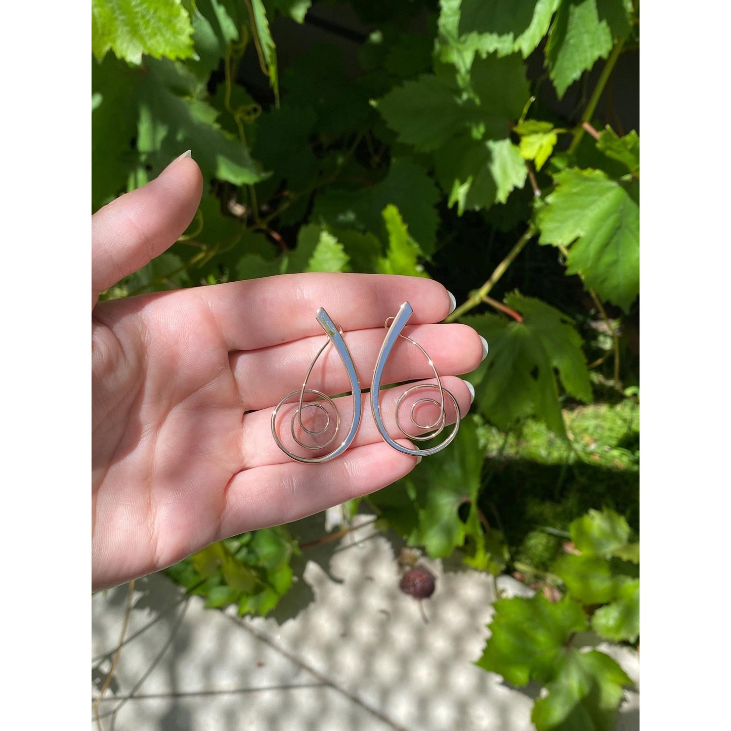 Vintage Solid 14k Yellow Gold Spiral Drop Earrings