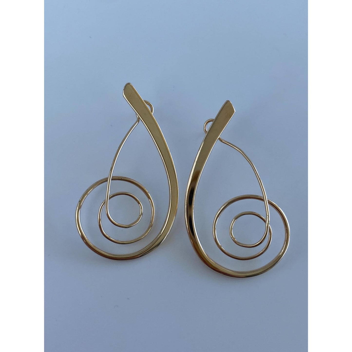 Vintage Solid 14k Yellow Gold Spiral Drop Earrings