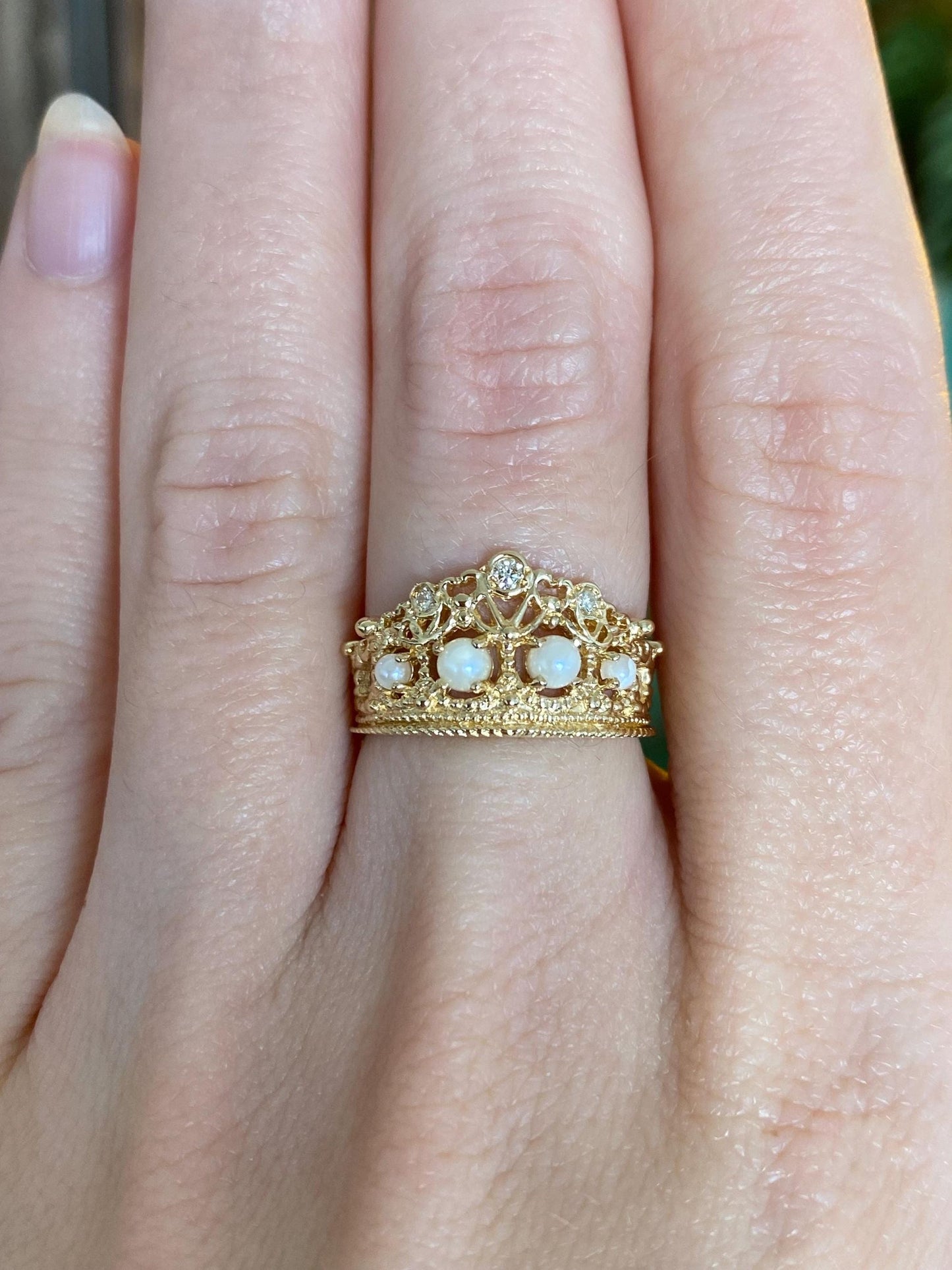 Vintage Solid 14k Yellow Gold Diamond Pearl Crown Ring - Size 5.5