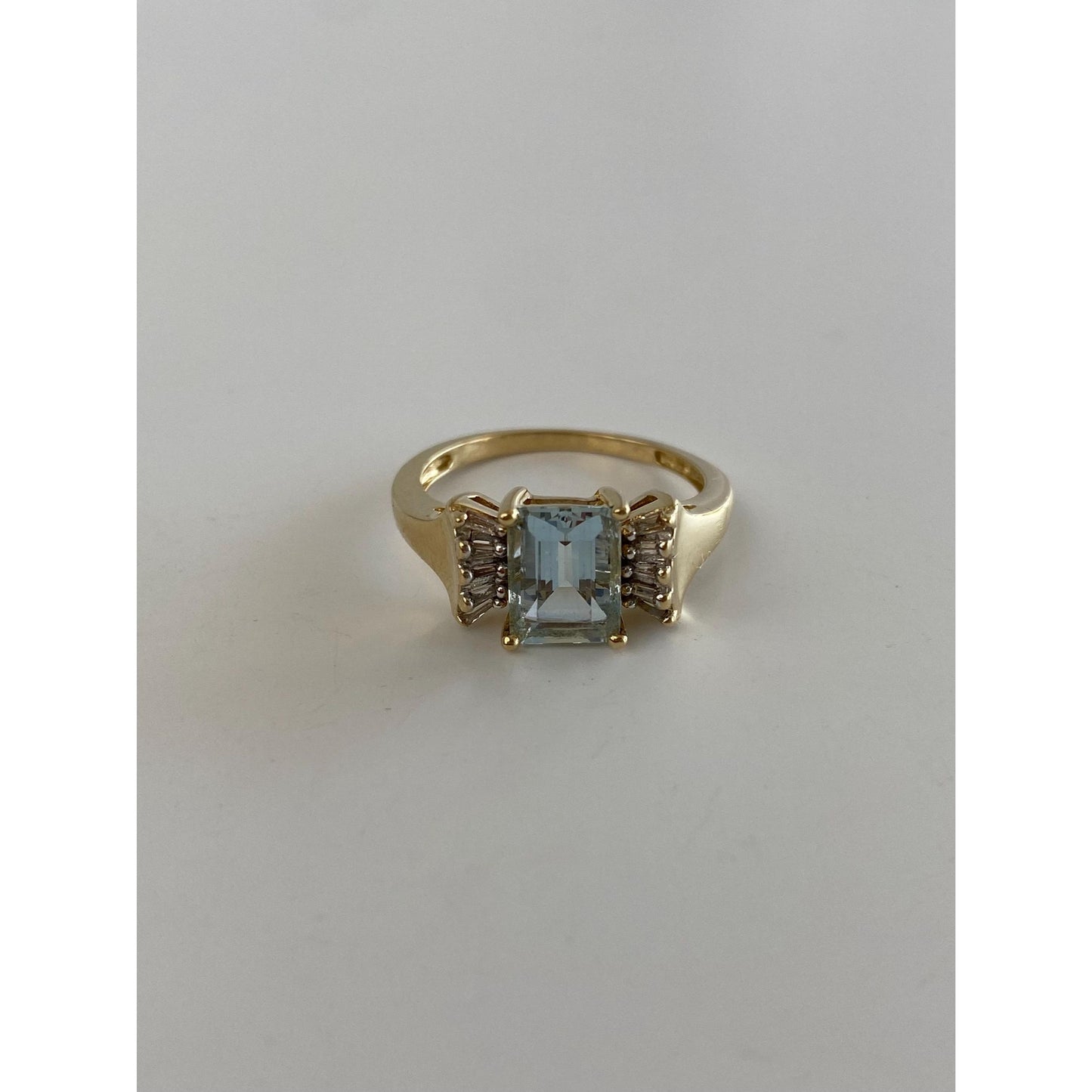 Vintage Solid 14k Yellow Gold Diamond Aquamarine Ring - Size 6.75