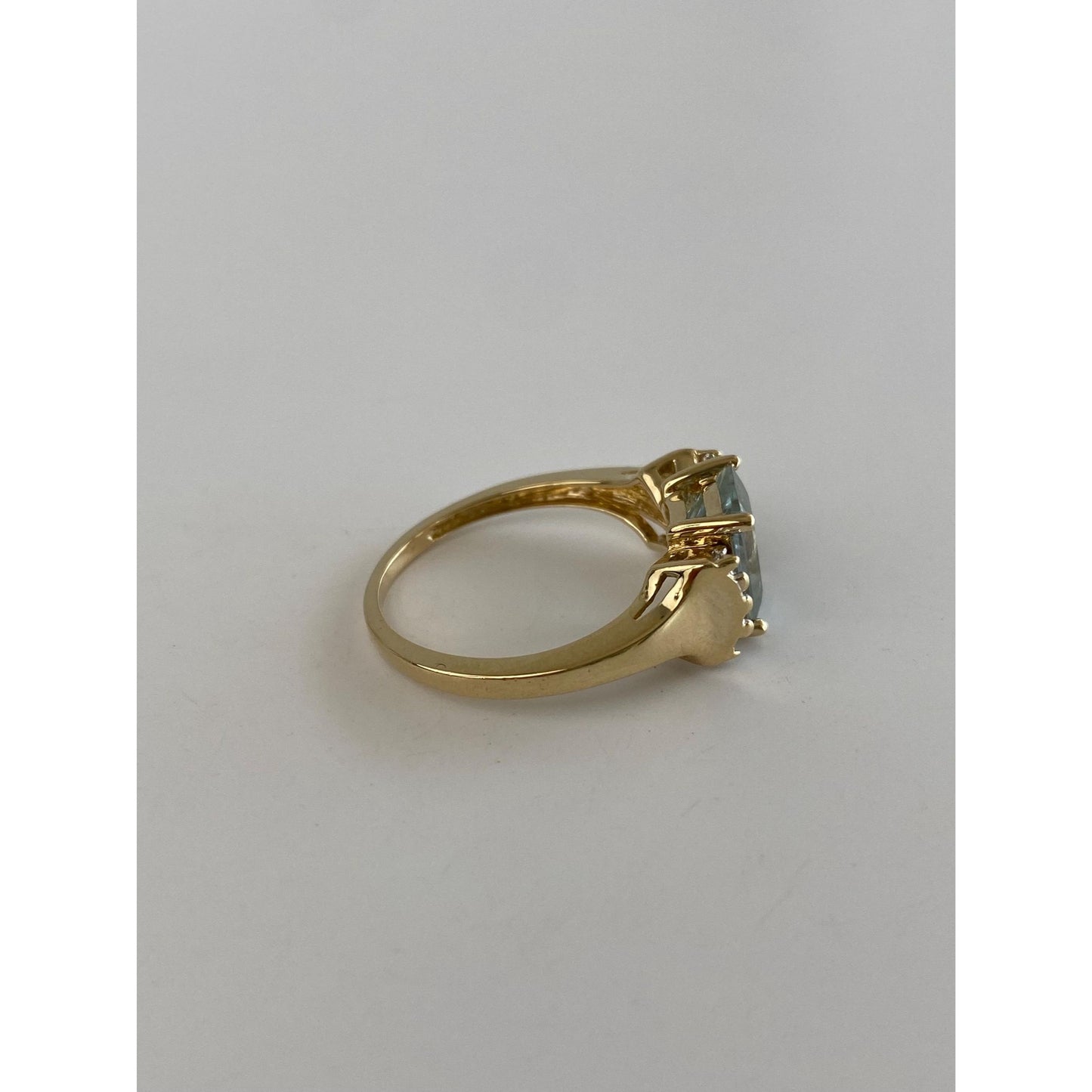 Vintage Solid 14k Yellow Gold Diamond Aquamarine Ring - Size 6.75