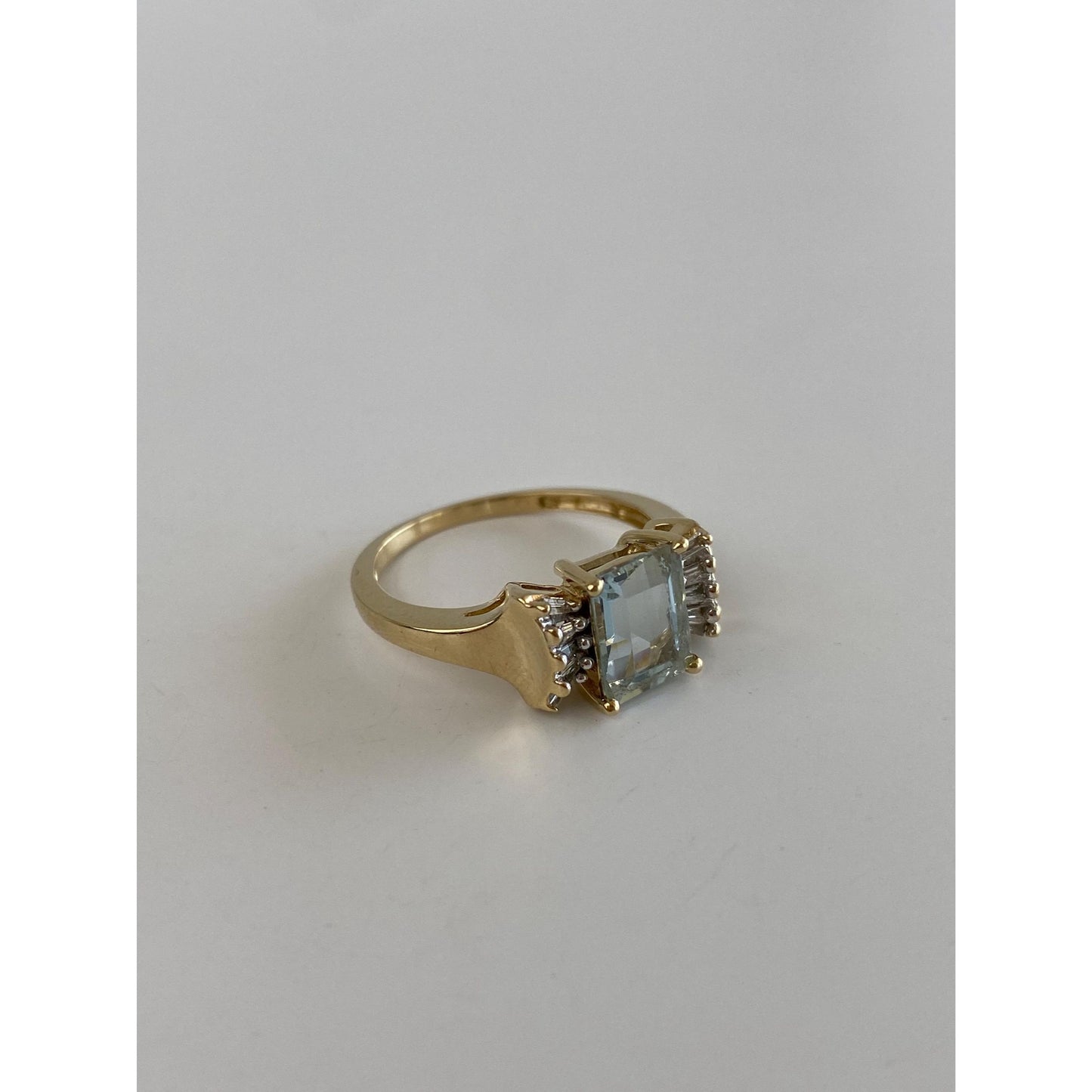 Vintage Solid 14k Yellow Gold Diamond Aquamarine Ring - Size 6.75
