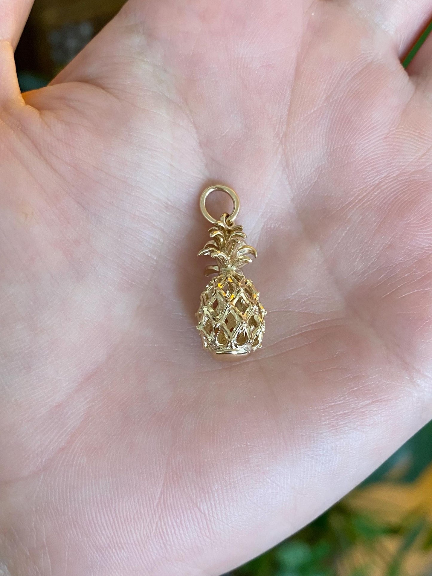 Vintage Solid 14k Yellow Gold Diamond Cut Pineapple Charm