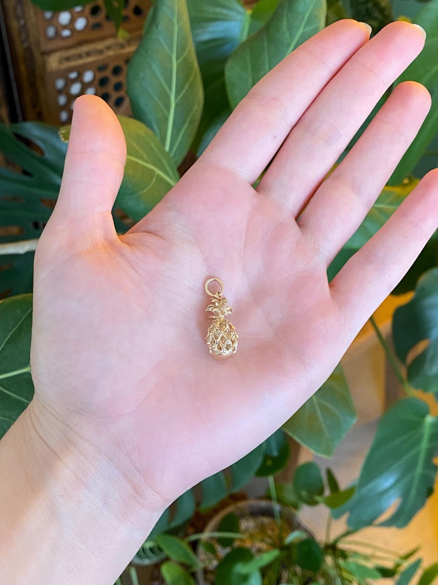 Vintage Solid 14k Yellow Gold Diamond Cut Pineapple Charm